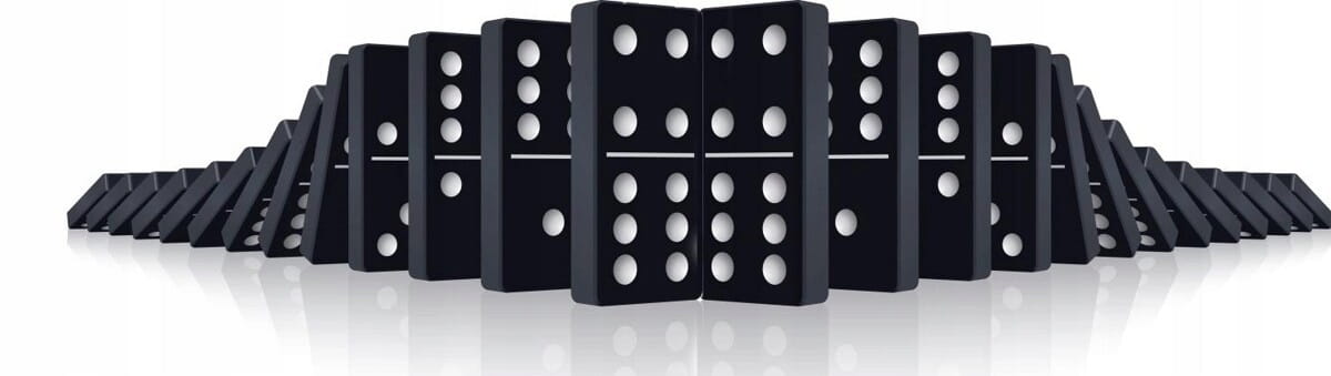 DOMINO 28 płytek GRA w DREWNIANYM PUDEŁKU Rodzinna dla dzieci i dorosłych Stan opakowania oryginalne