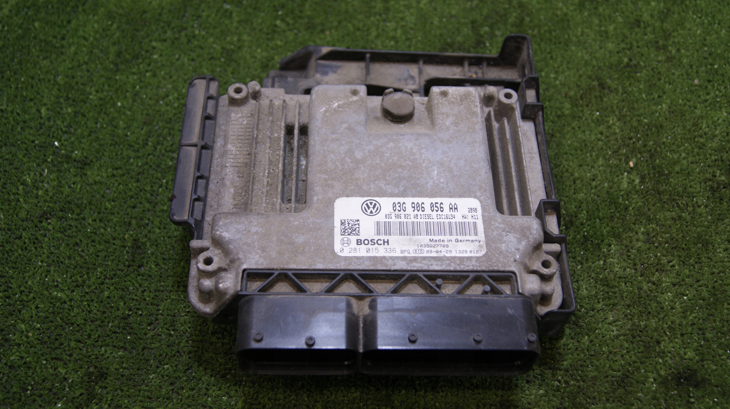 computer of the engine control unit SEAT LEON 2 03G906056AA 0281015336