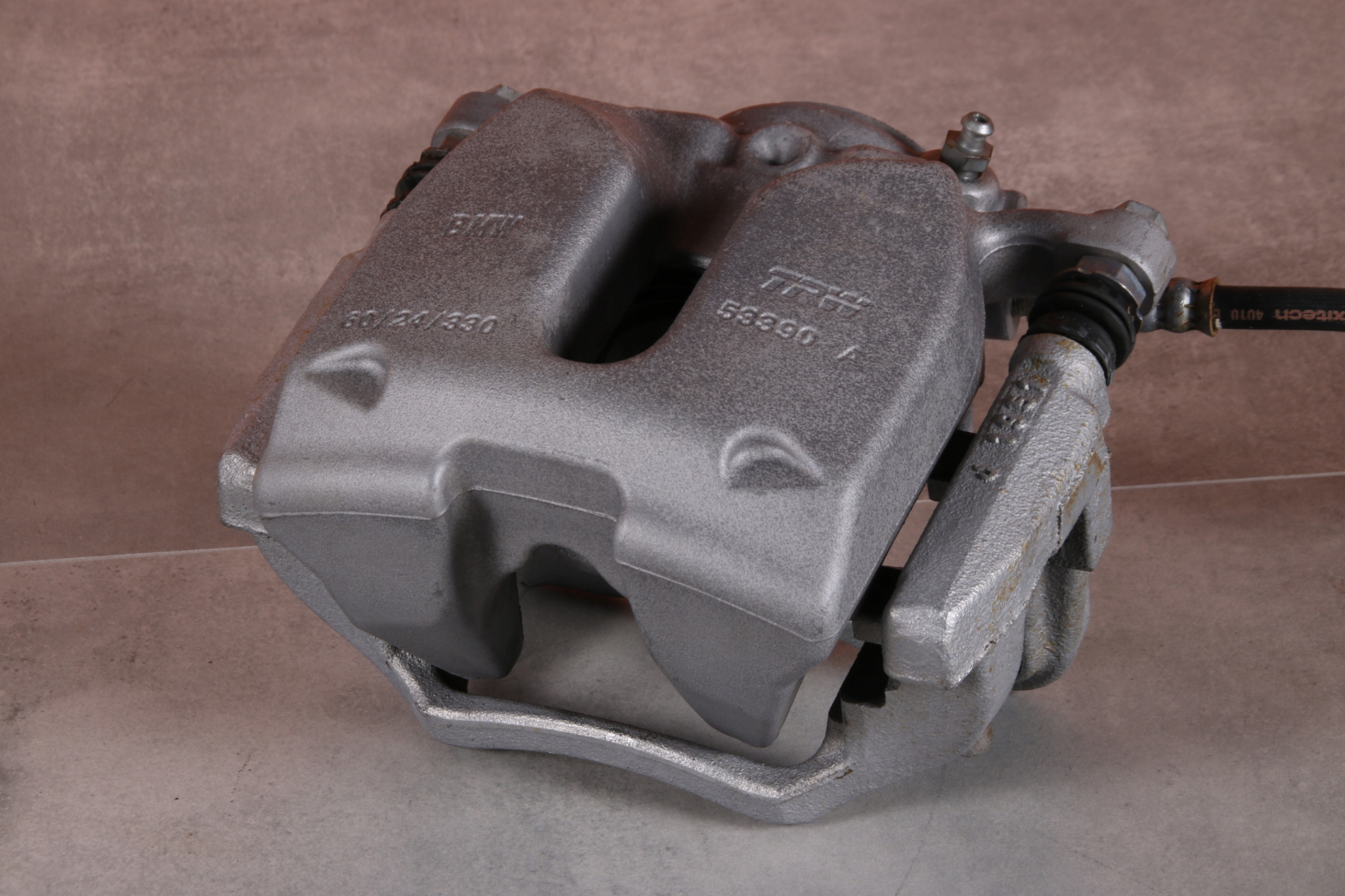 BMW G30 G31 caliper brake right front front 6872800 60/24/330 15 km !!