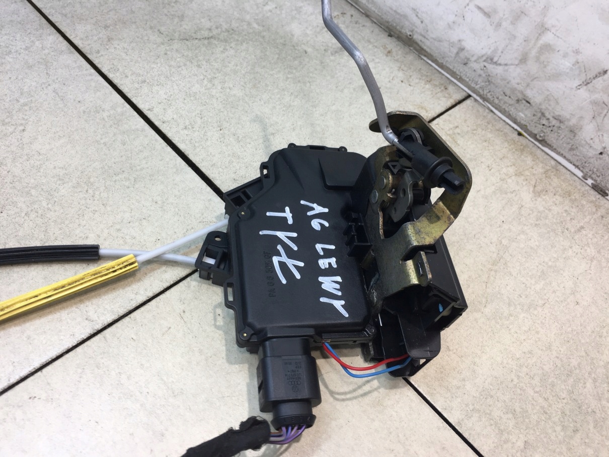 lock door left rear part AUDI A6 C5 7 PIN