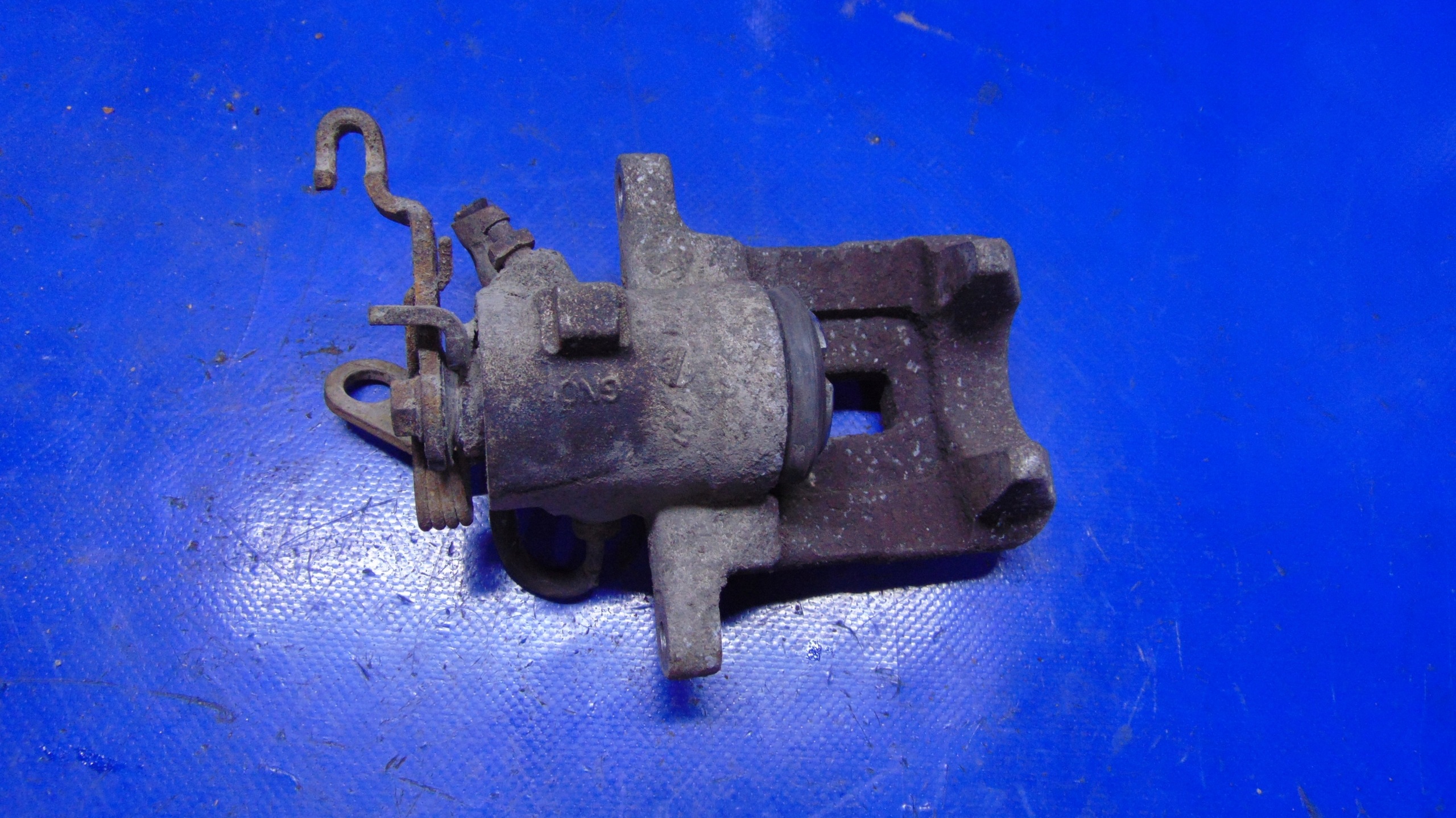 caliper right rear part VW GOLF V HB 03-10 ROK