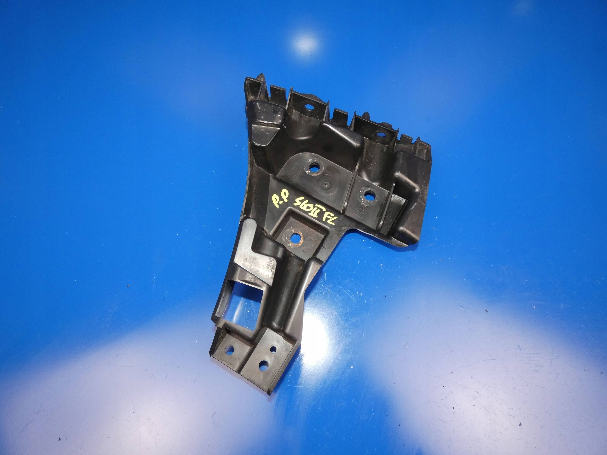 VOLVO S60 II V60 LIFT bumper bracket holder bracket right front