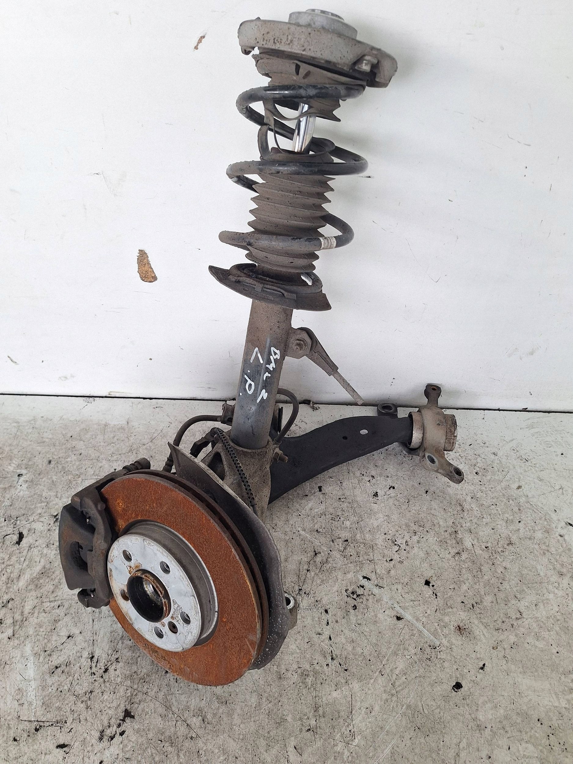 BMW 2 F45 F46 14-18 MACPHERSON swing left 1.5D AUTOMAT