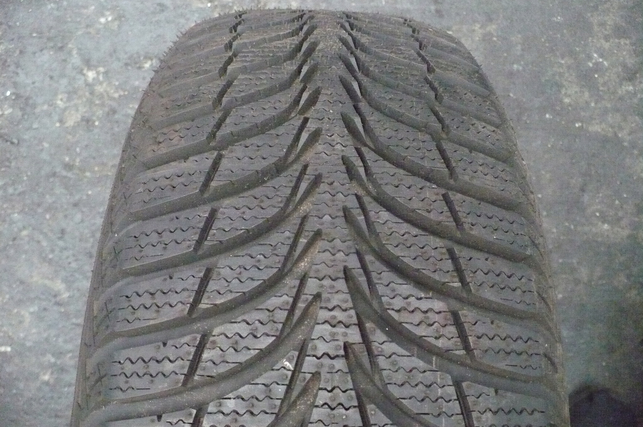 Goodyear Ultra Grip Ice+ 195/60R15 Nová 2020