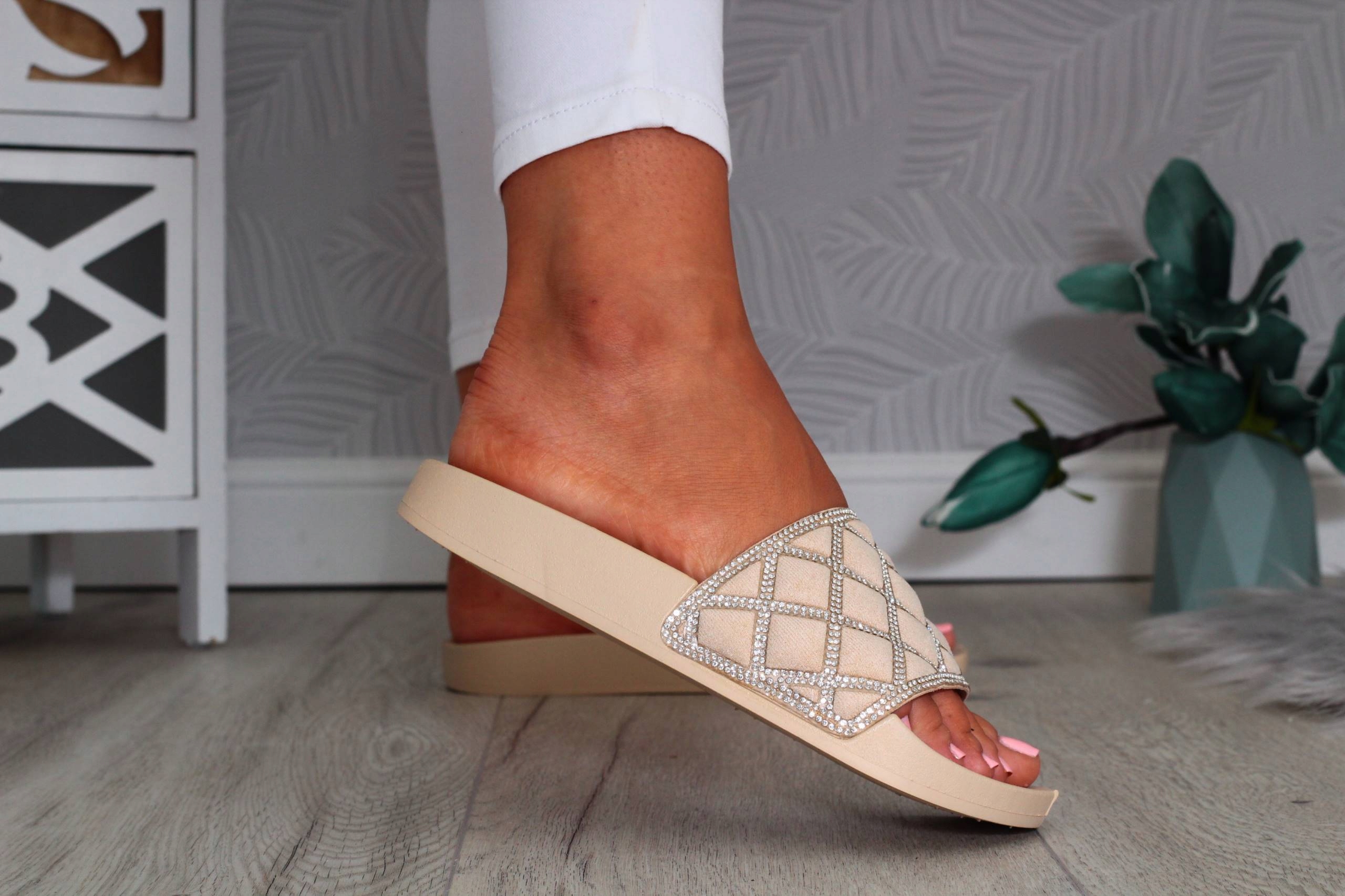 KLAPKI DAMSKIE STYLOWE BUTY ELEGANCKIE PIKOWANE Rozmiar 38