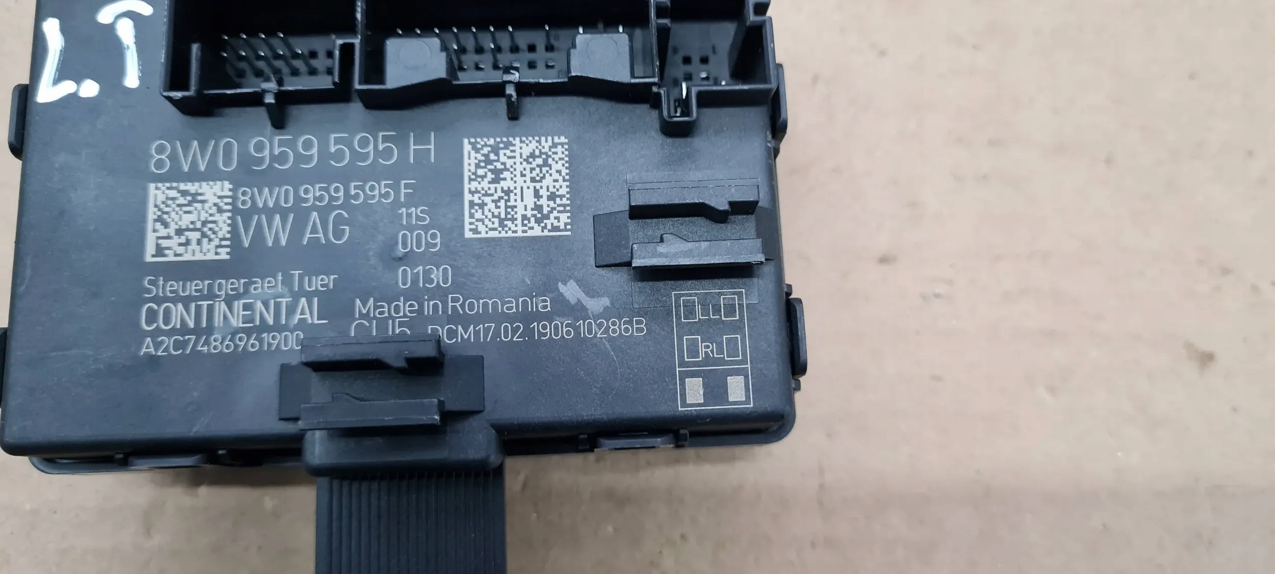 A4 B9 8W module control unit door rear part 8W0959595H A5 8W