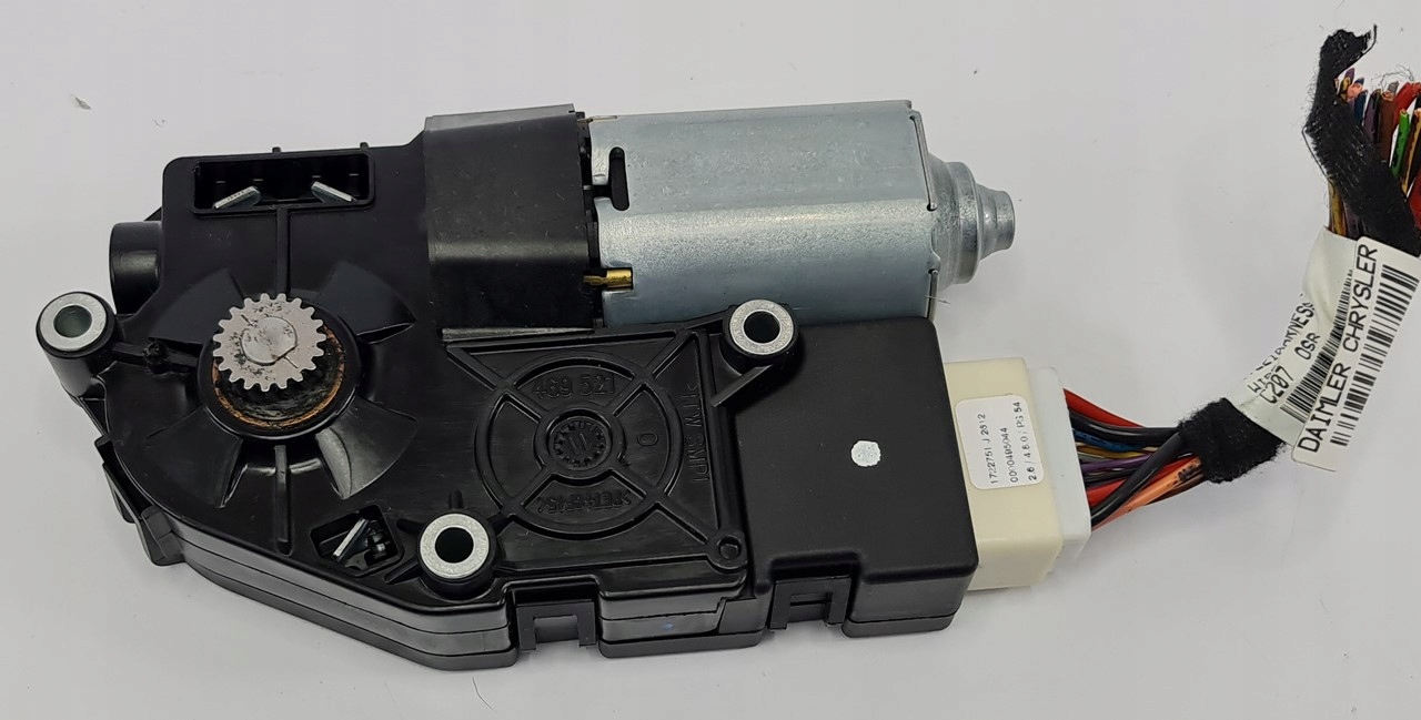 SILNICZEK SZYBERDACHU MERCEDES W212 A2128200408 Car type Passenger cars