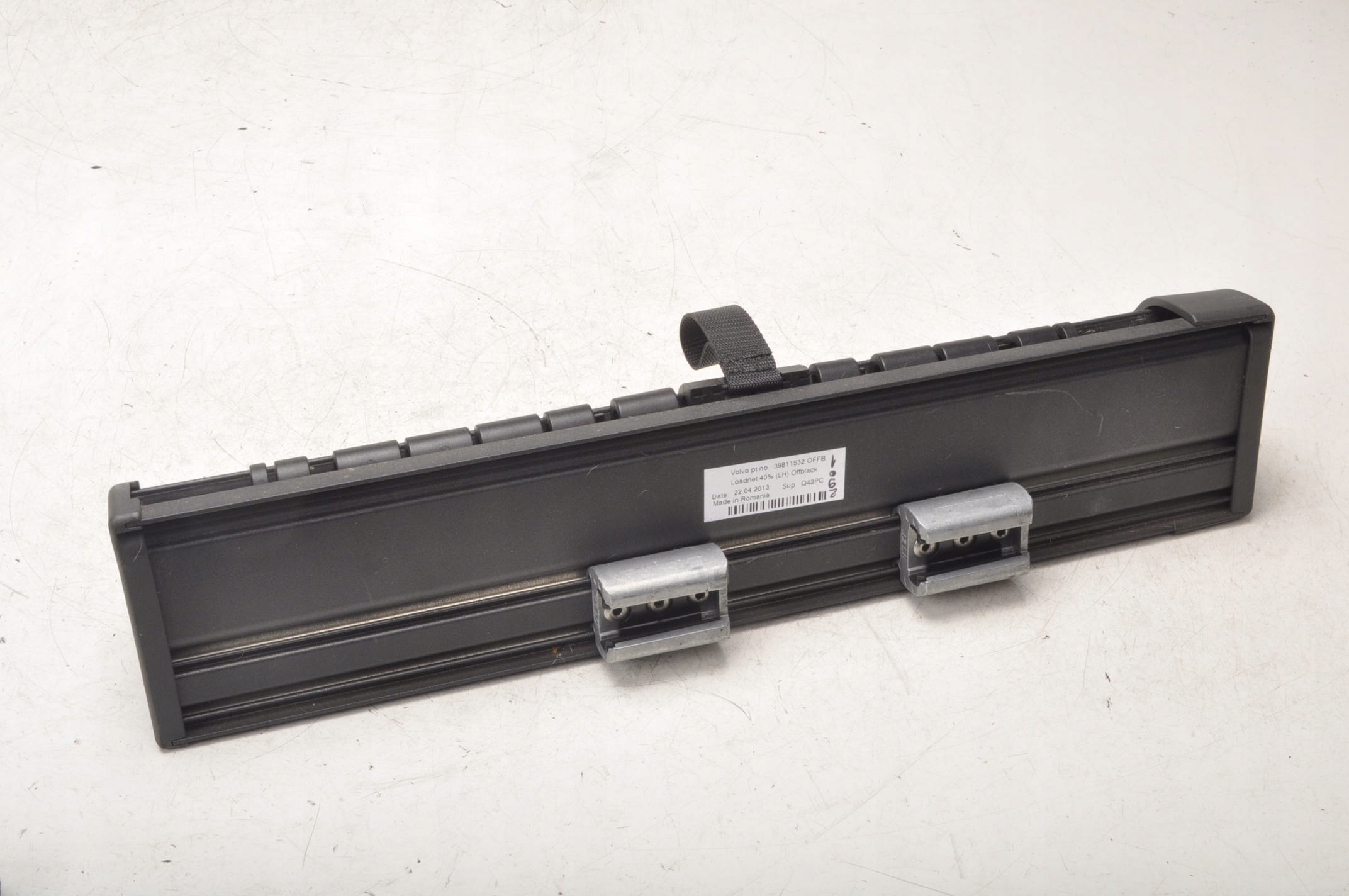 VOLVO V60 SIATKA BAGAŻNIKA 39811532 LIFT Producent Volvo OE