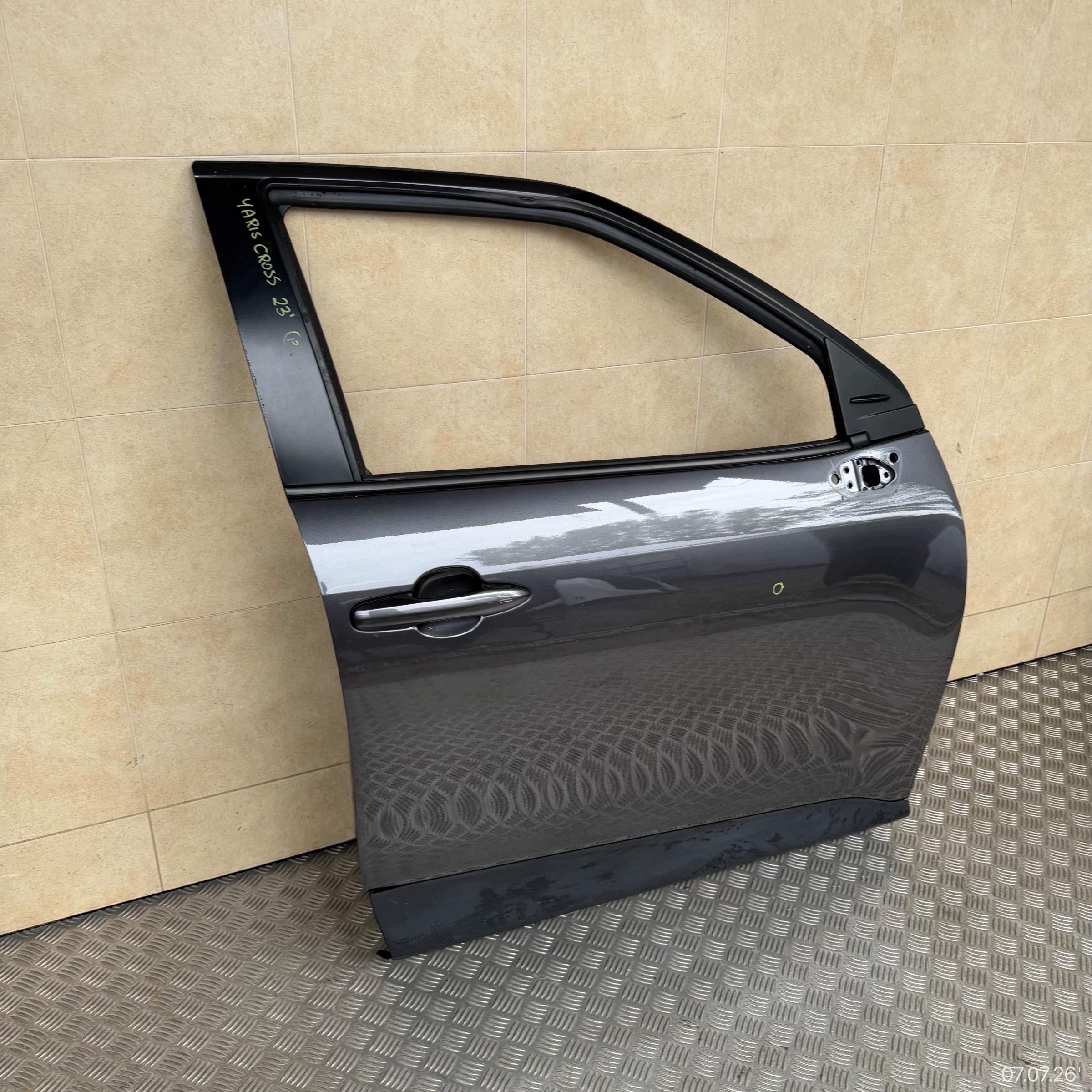 door complete front right TOYOTA YARIS CROSS 2023 ROK