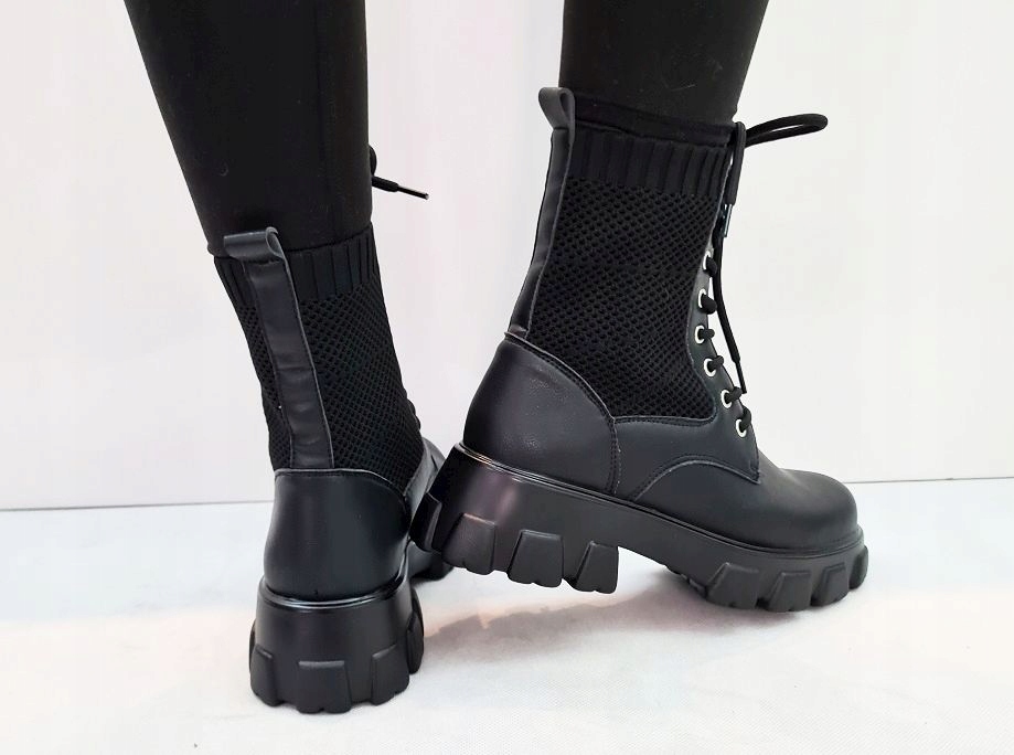 CZARNE NOWE SZNUROWANE BOTKI BUTY TRAPERY 40 Rozmiar 40