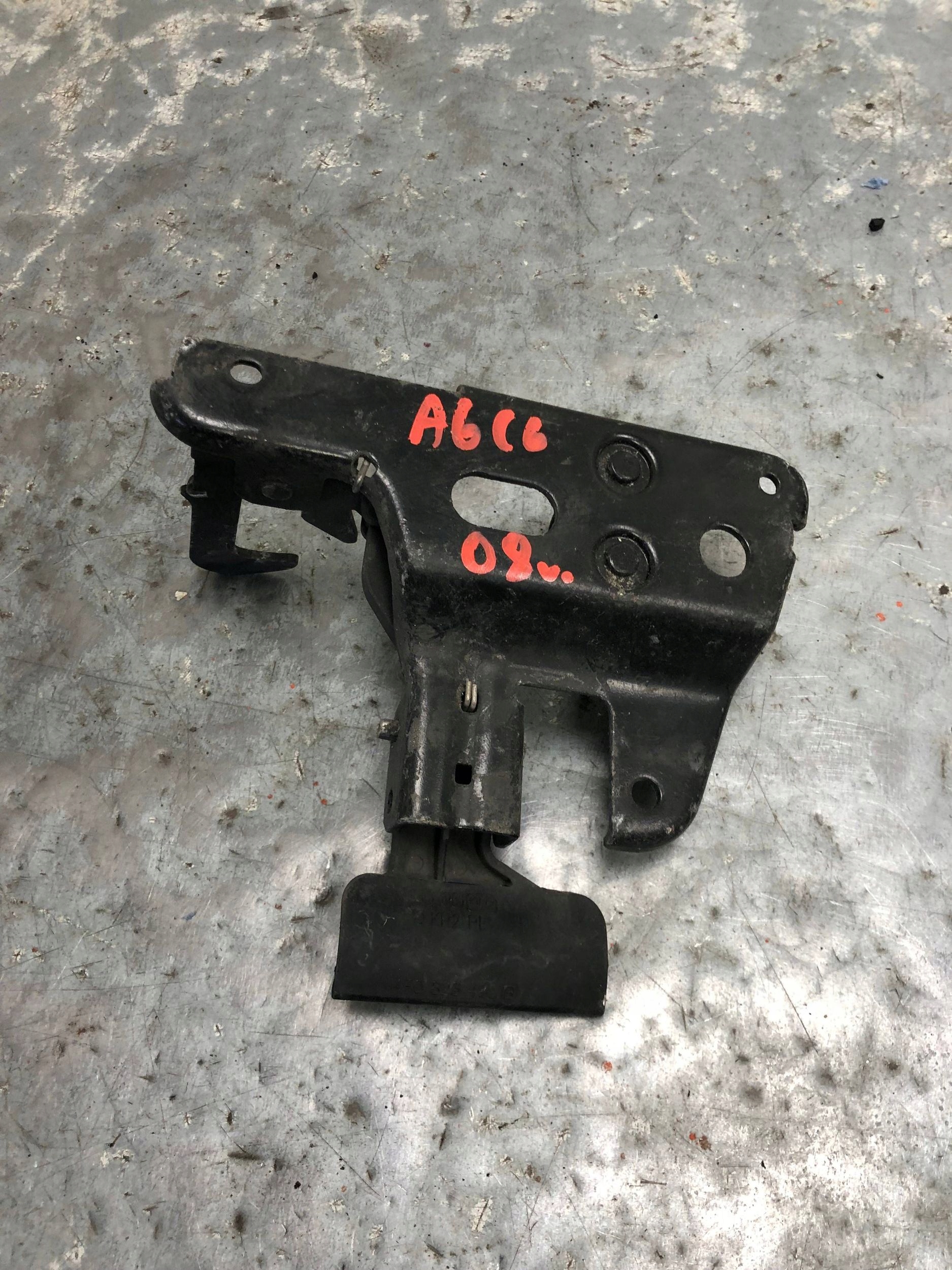 lock RYGIEL bonnets AUDI A6 C6 4F0823480B