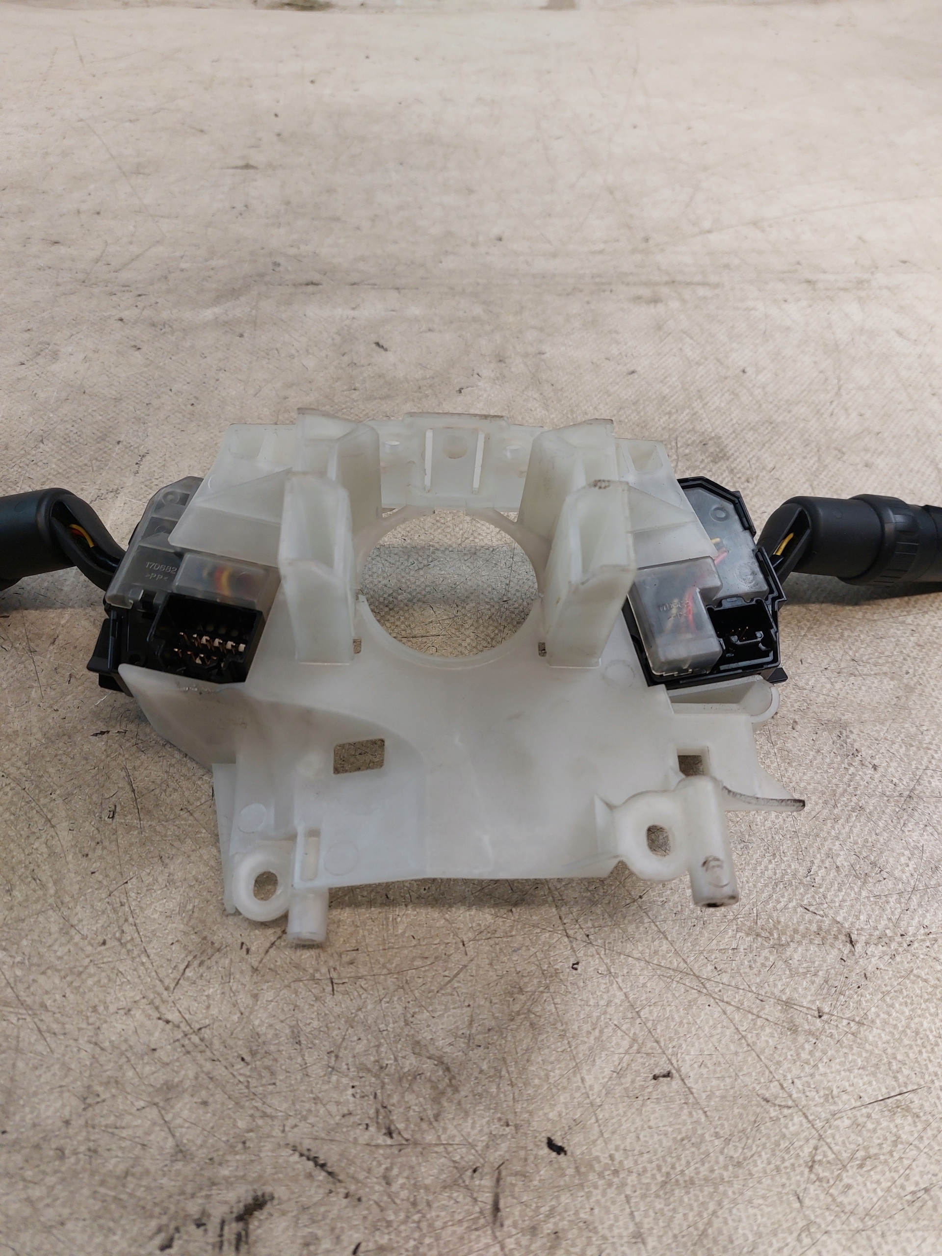 steering wheel levers and controls MAZDA 5