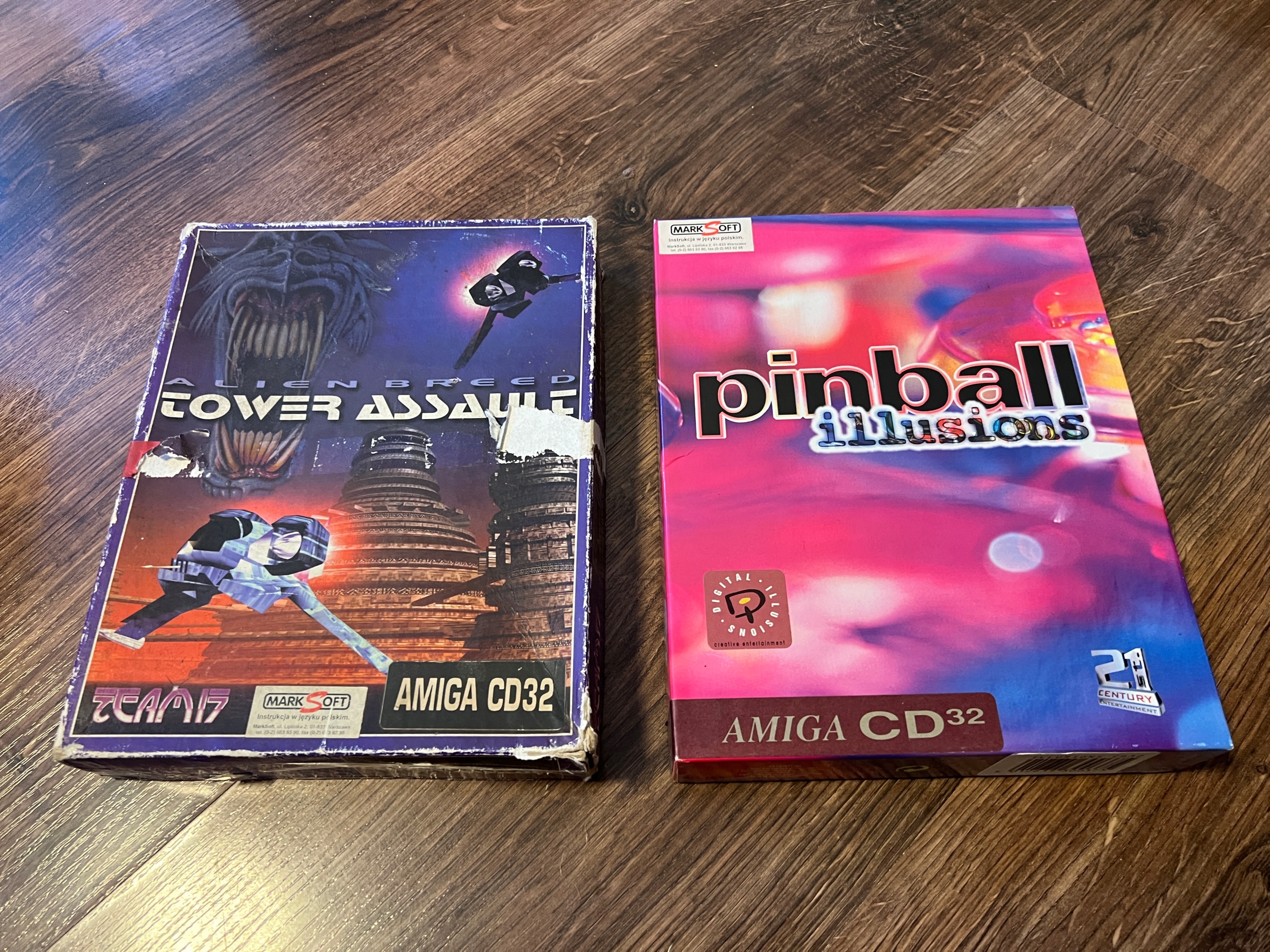 2 x BOX Amiga CD32 - Alien Breed + Pinball Dreams