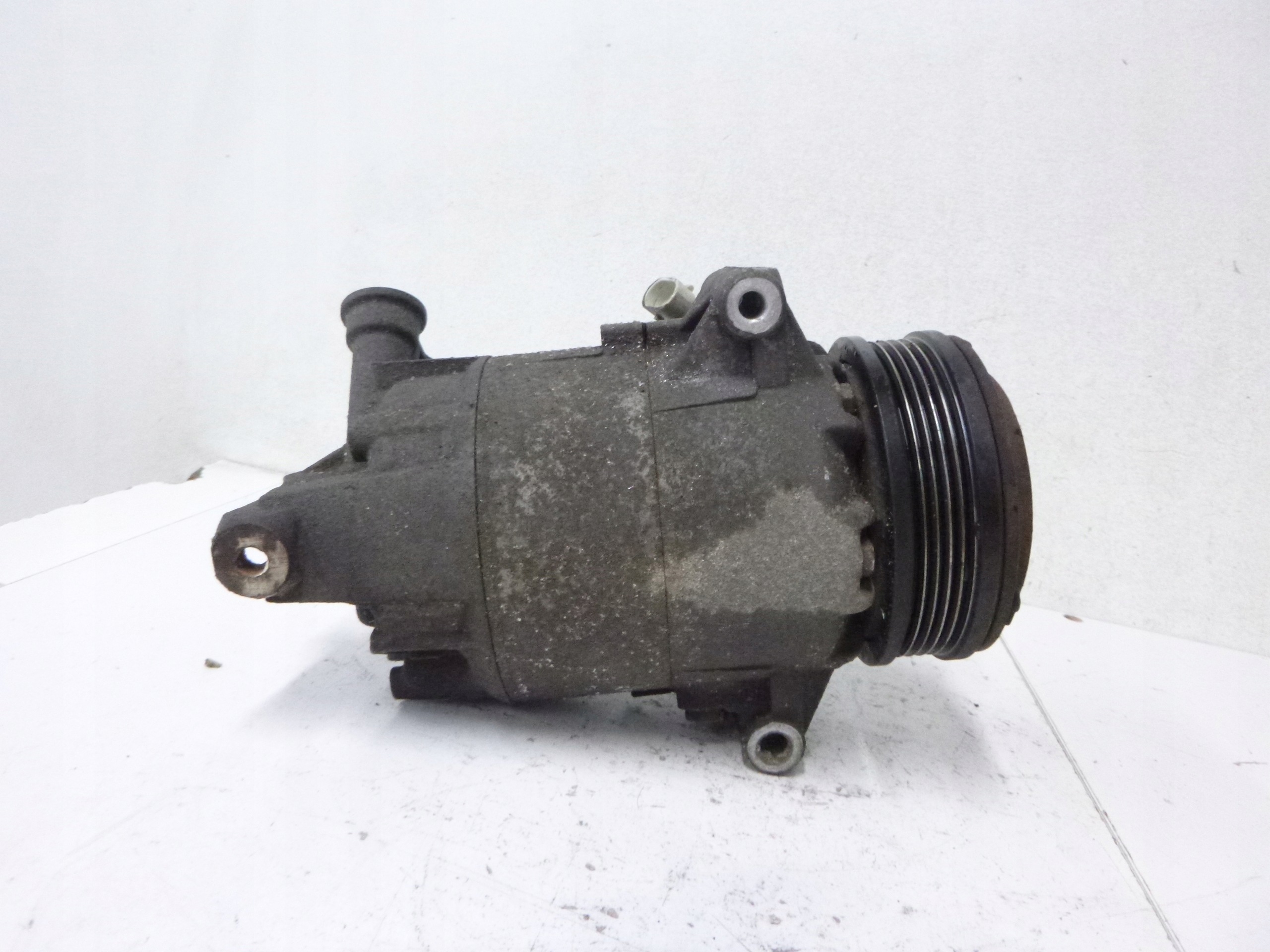 compressor; air conditioning compressor Opel Astra H 1.6 B 04-10 Delphi 13124750