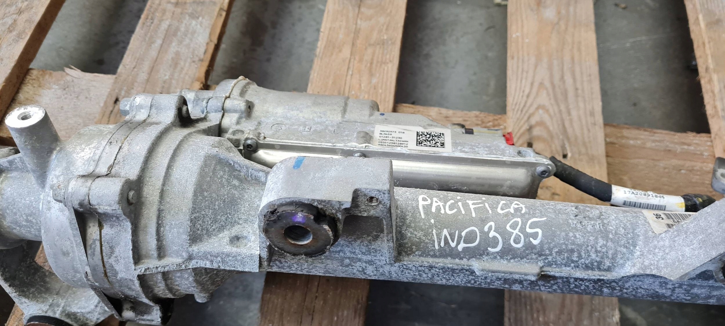 Chrysler Pacifica 2022 control steering rod control 68525336AA