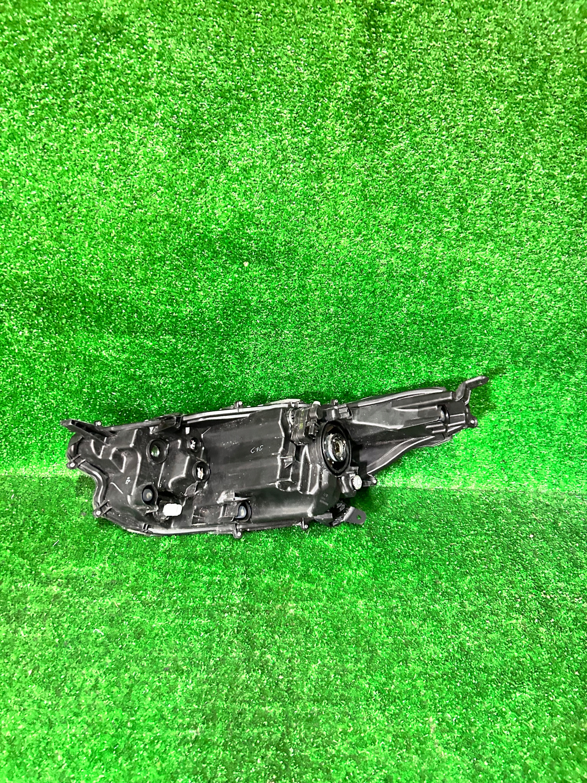 REFLEKTOR right TOYOTA YARIS IV NR.R