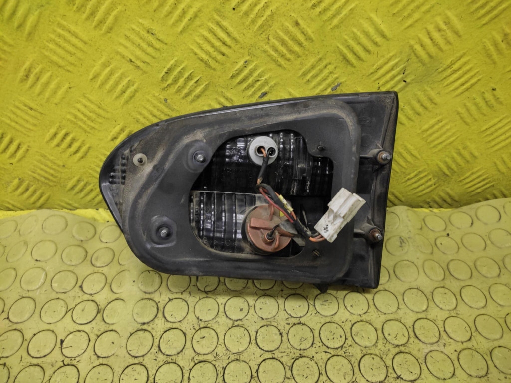 HYUNDAI H1 light left rear part to the bonnet