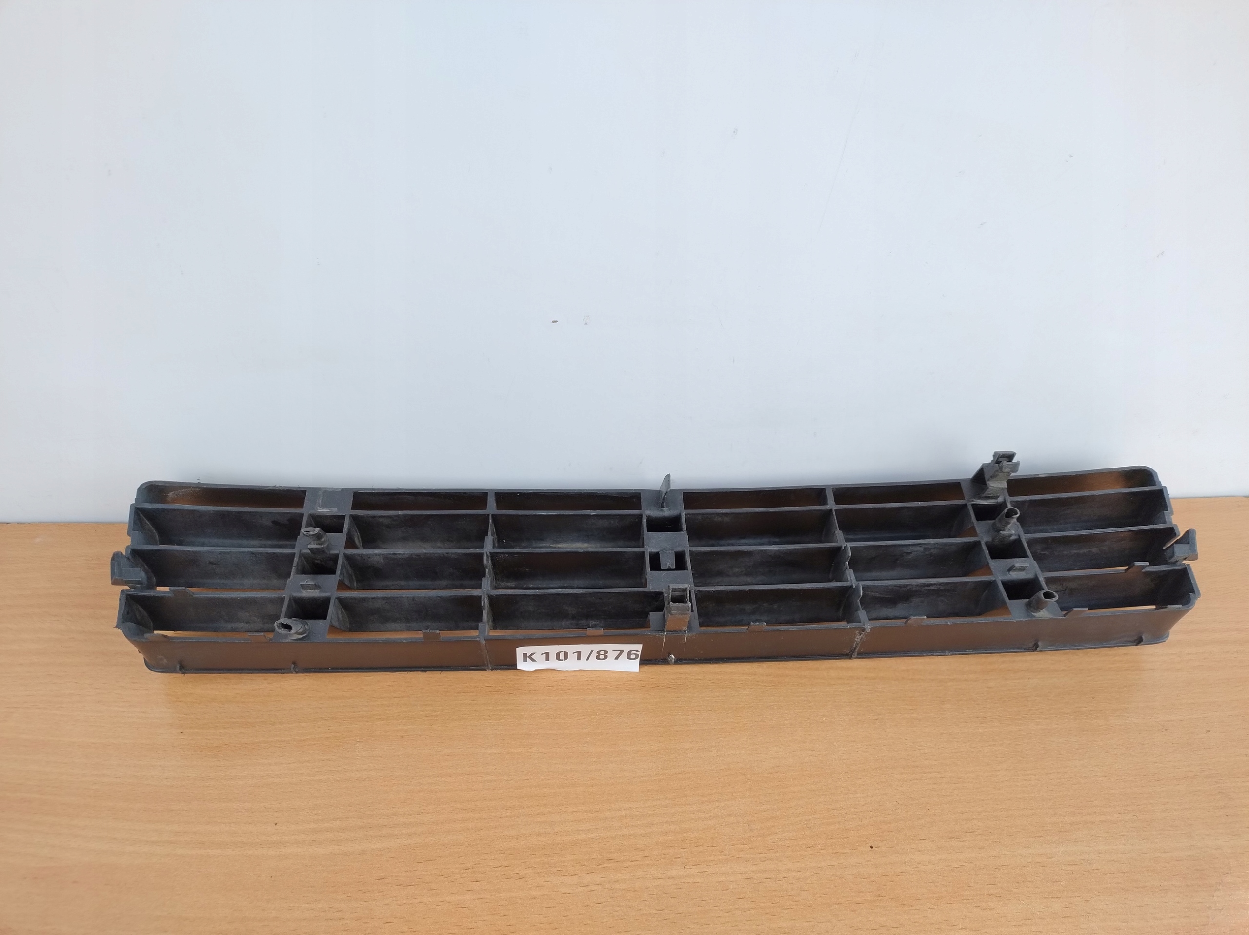 AUDI A6 4B C5 grid of a bumper front originál 97-01ROK 4B0807683F K101/876