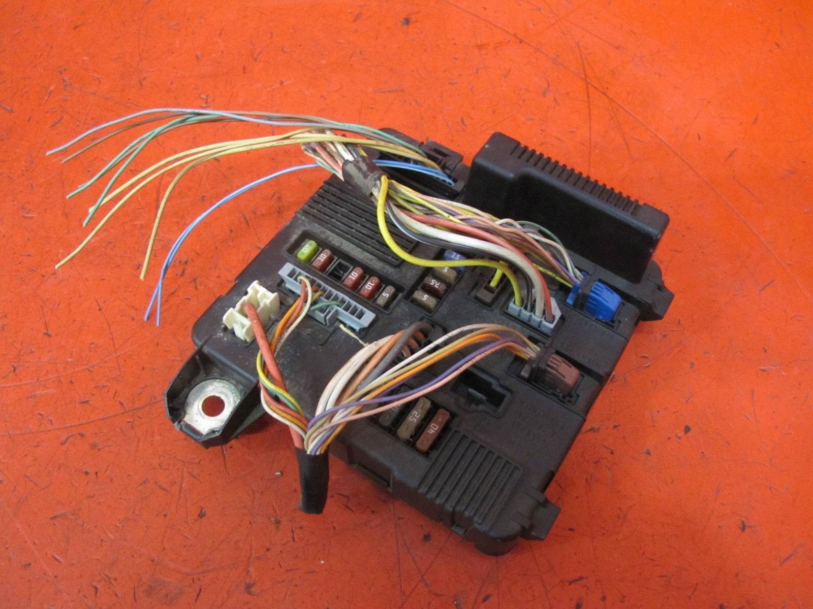 RENAULT SCENIC II 2 MEGANE II module unité de commande électronique uce boîte UPC 8200306032C