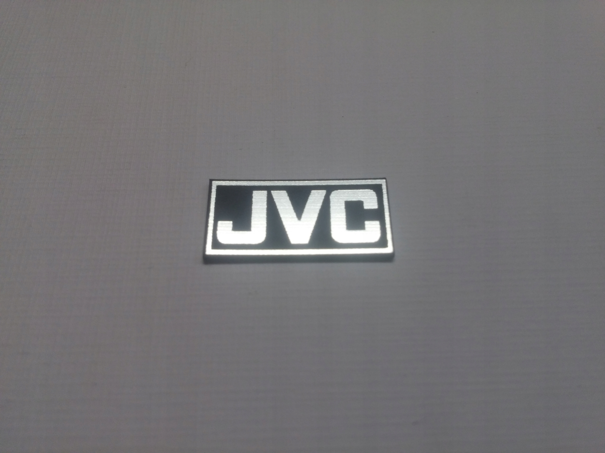 

Jvc naklejka emblemat 20 x 10 mm *złota