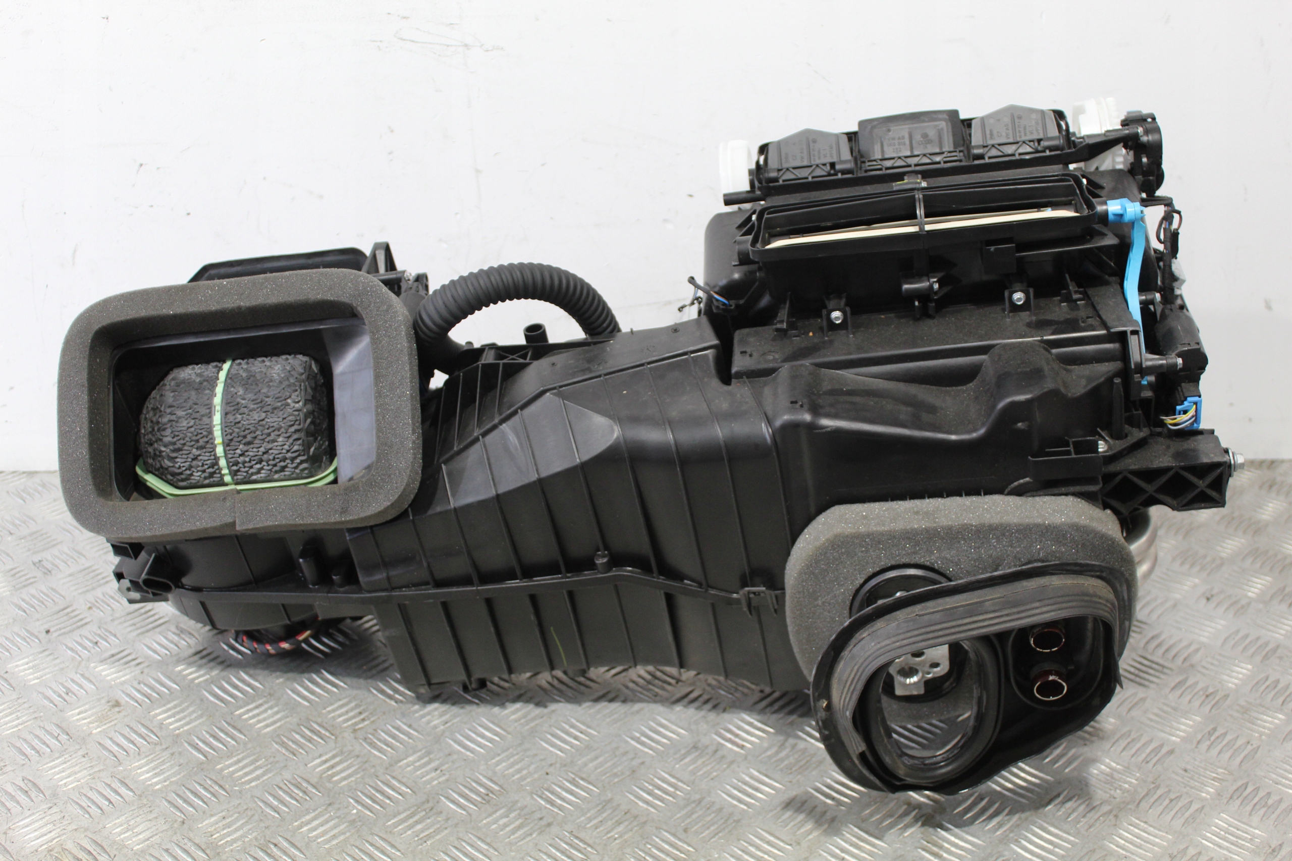 2K5820003AK - НАГРЕВАТЕЛЬ ВОЗДУХА CADDY 2K0 2K5 LIFT