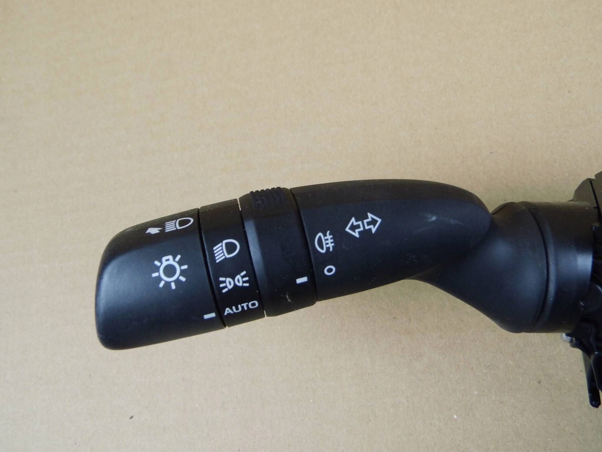 Toyota RAV4 V 2018 Interruttore comando luci tergicristalli DEVIO LUCI DEVIO zespolony 17J973