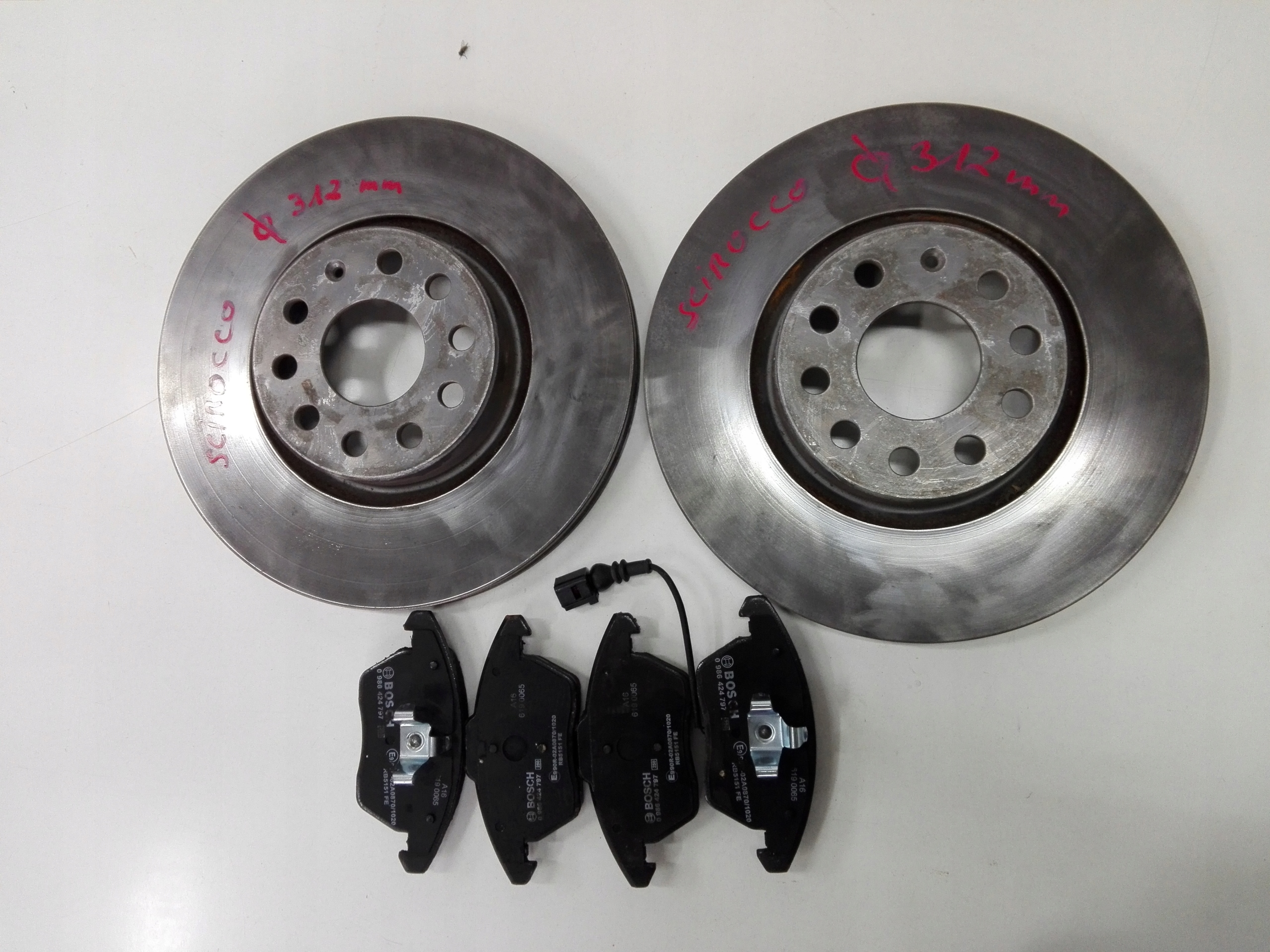 1K8 - SCIROCCO III ТОРМОЗНЫЕ ДИСКИ КОЛОДКИ СПЕРЕДИ 312 ММ