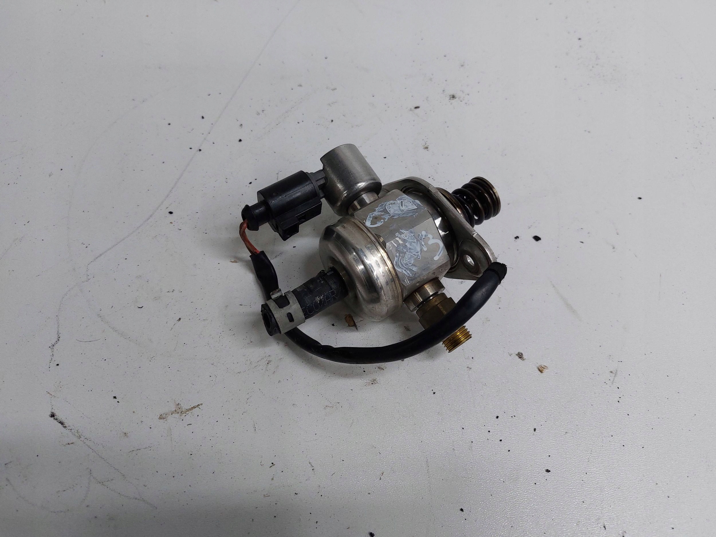 AUDI A4 B8 A5 A6 1.8 2.0 TFSI feed pump 06H127025K