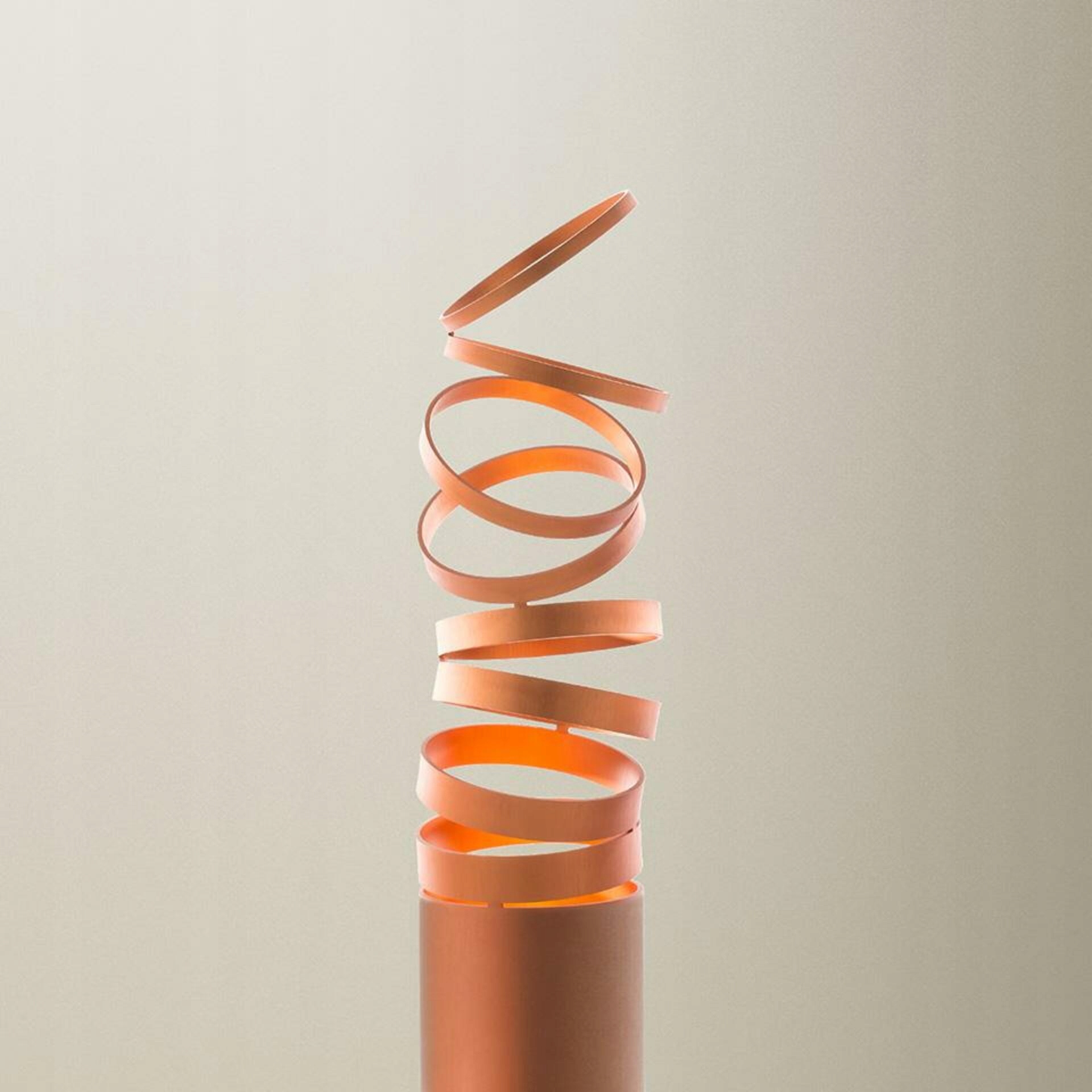 Artemide Decomposé Light stojacia lampa oranžová, výška 180 cm, Led