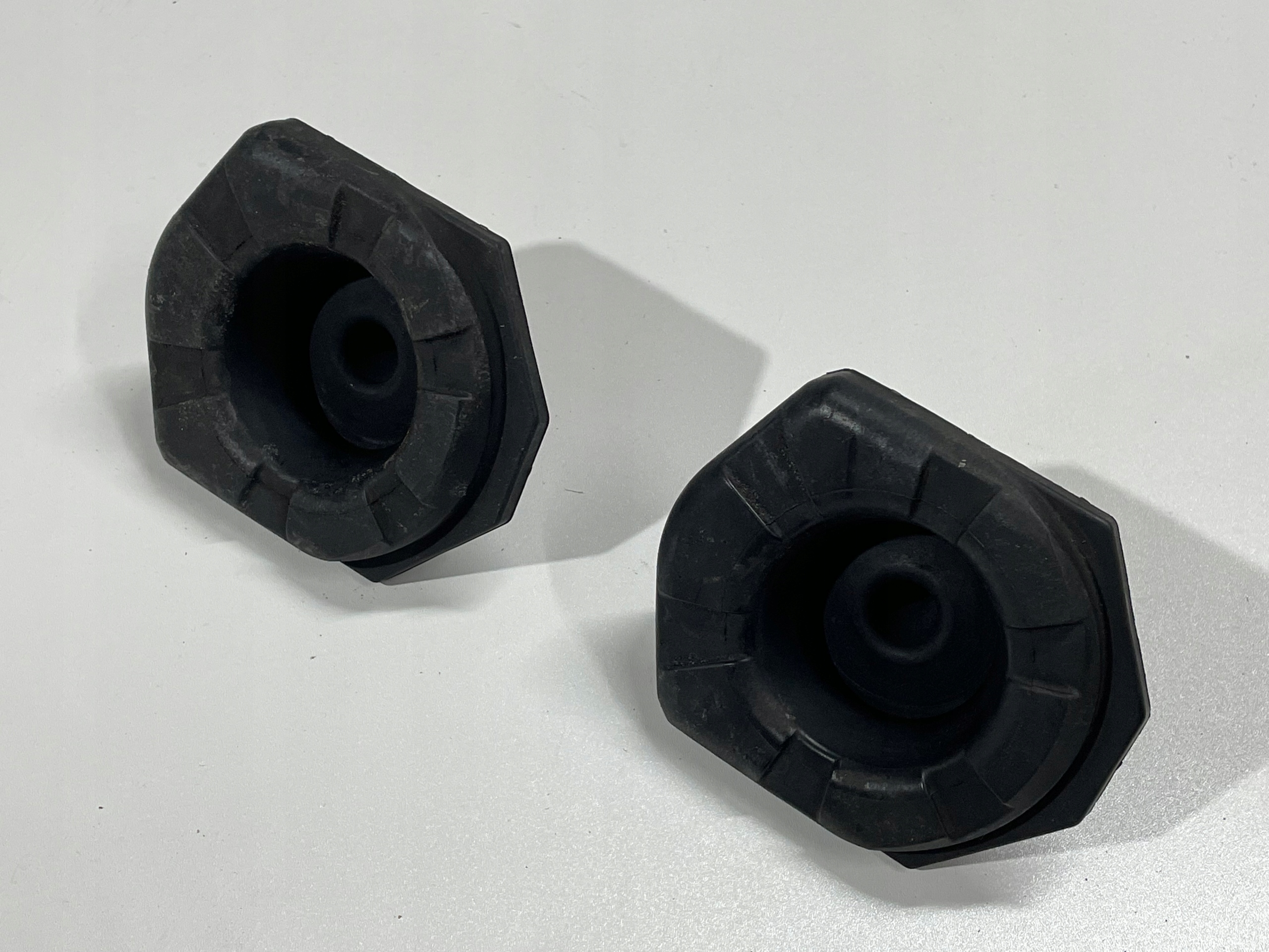 QASHQAI J11 14-20 ODBÓJ SPRĘŻYNY ZAWIESZENIA TYŁ Numer katalogowy części 55032 4AE0A