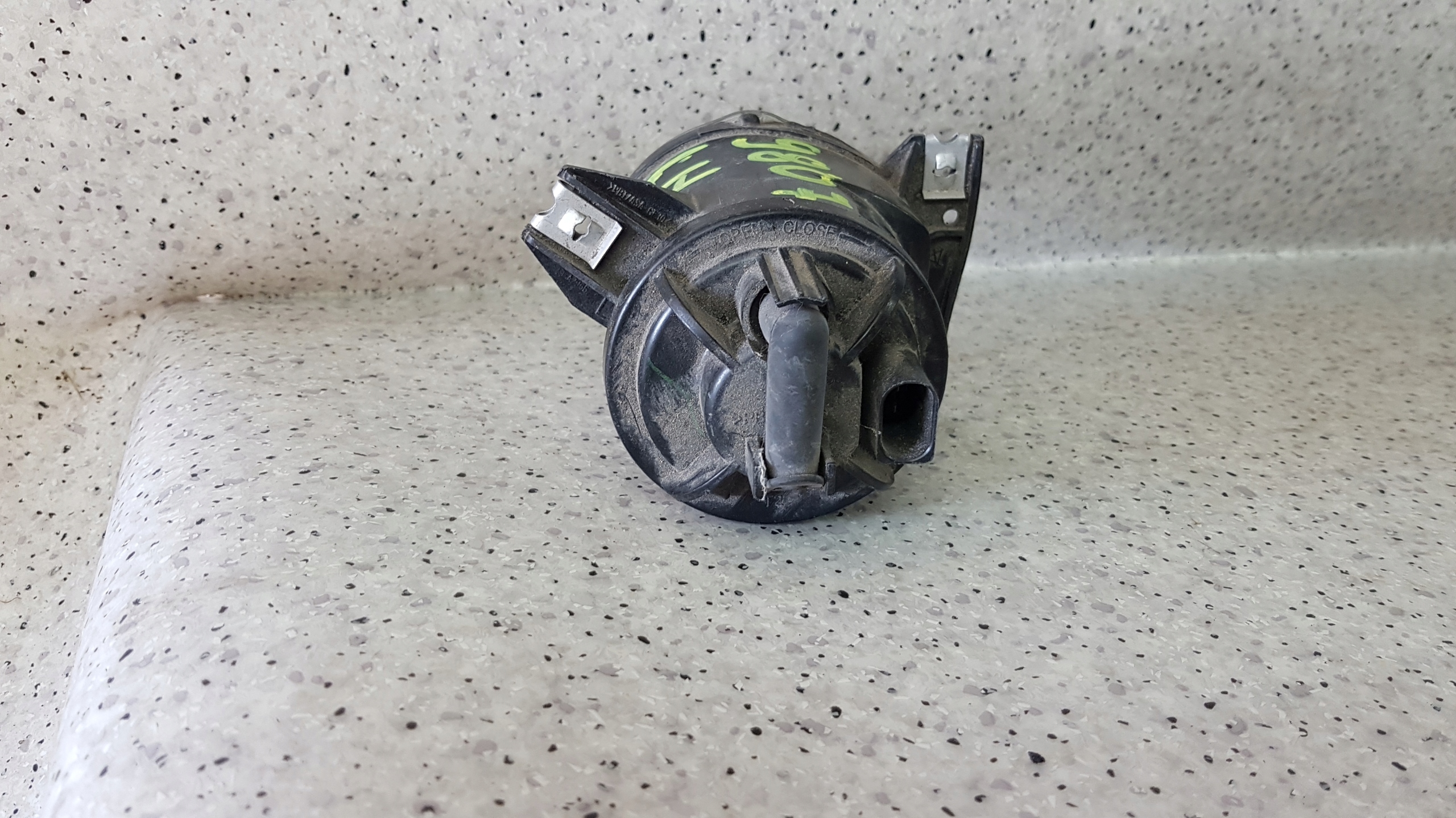 FORD GALAXY 2000 - left fog light D 9807
