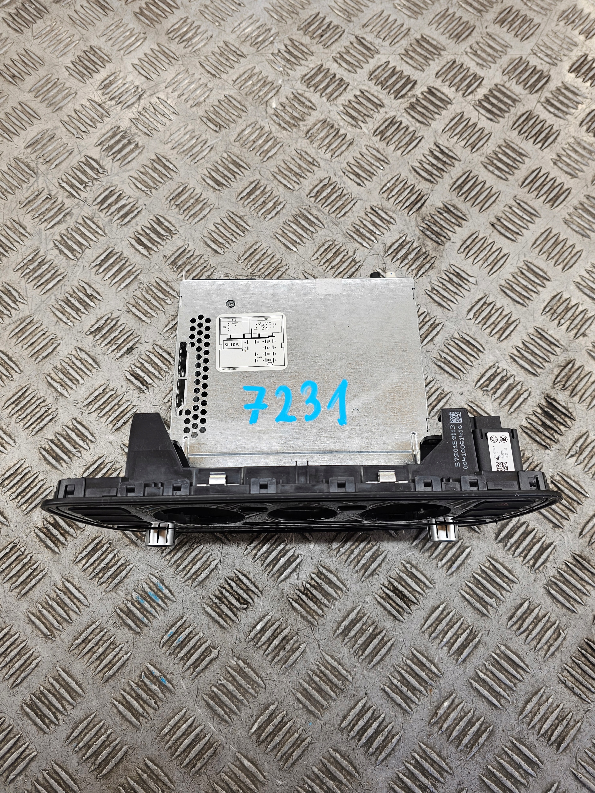 VW UP 1S0035156 RADIO SAMOCHODOWE