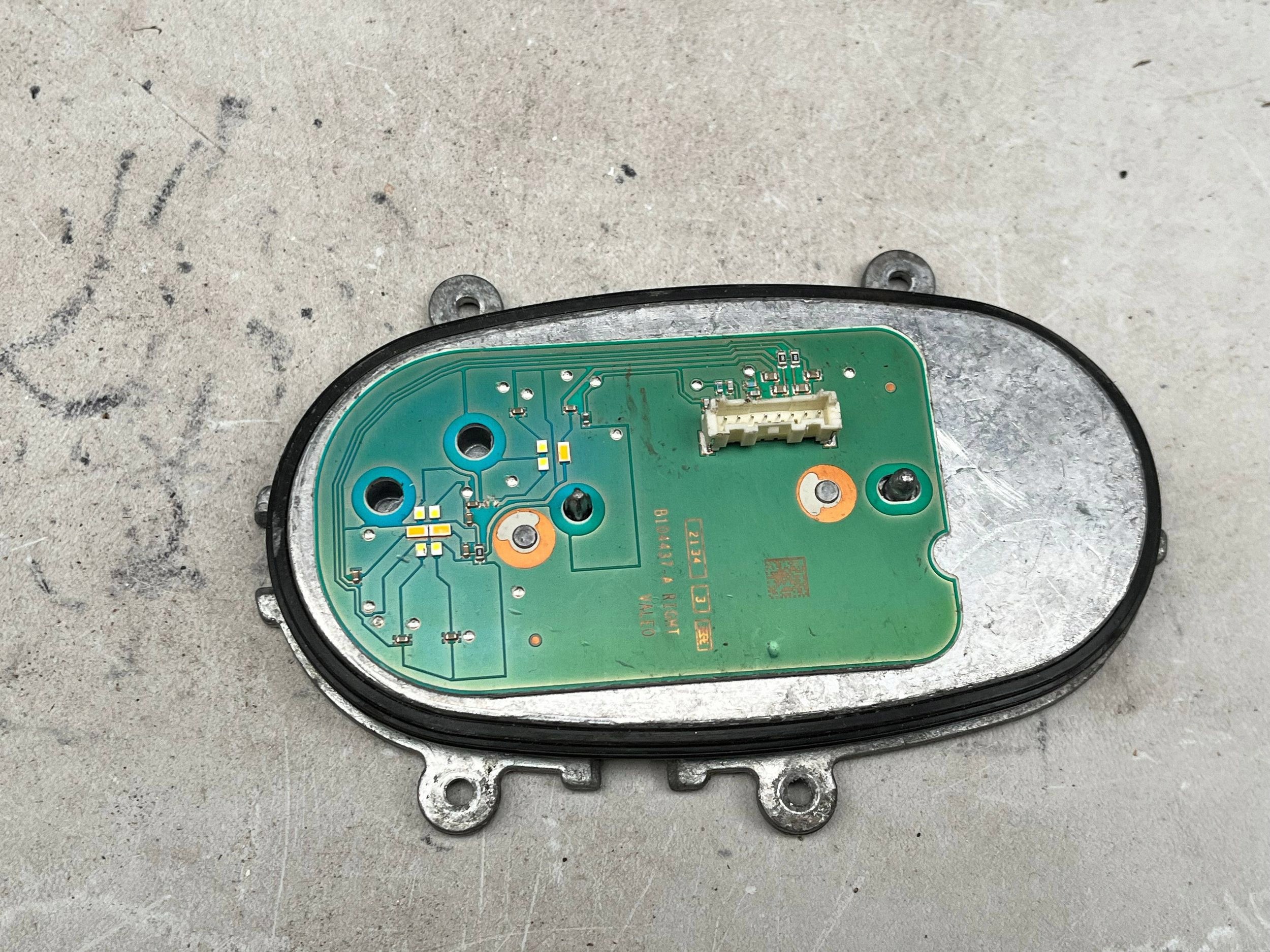 control unit LED REFLEKTORA VOLKSWAGEN T-ROC L90106223 @M