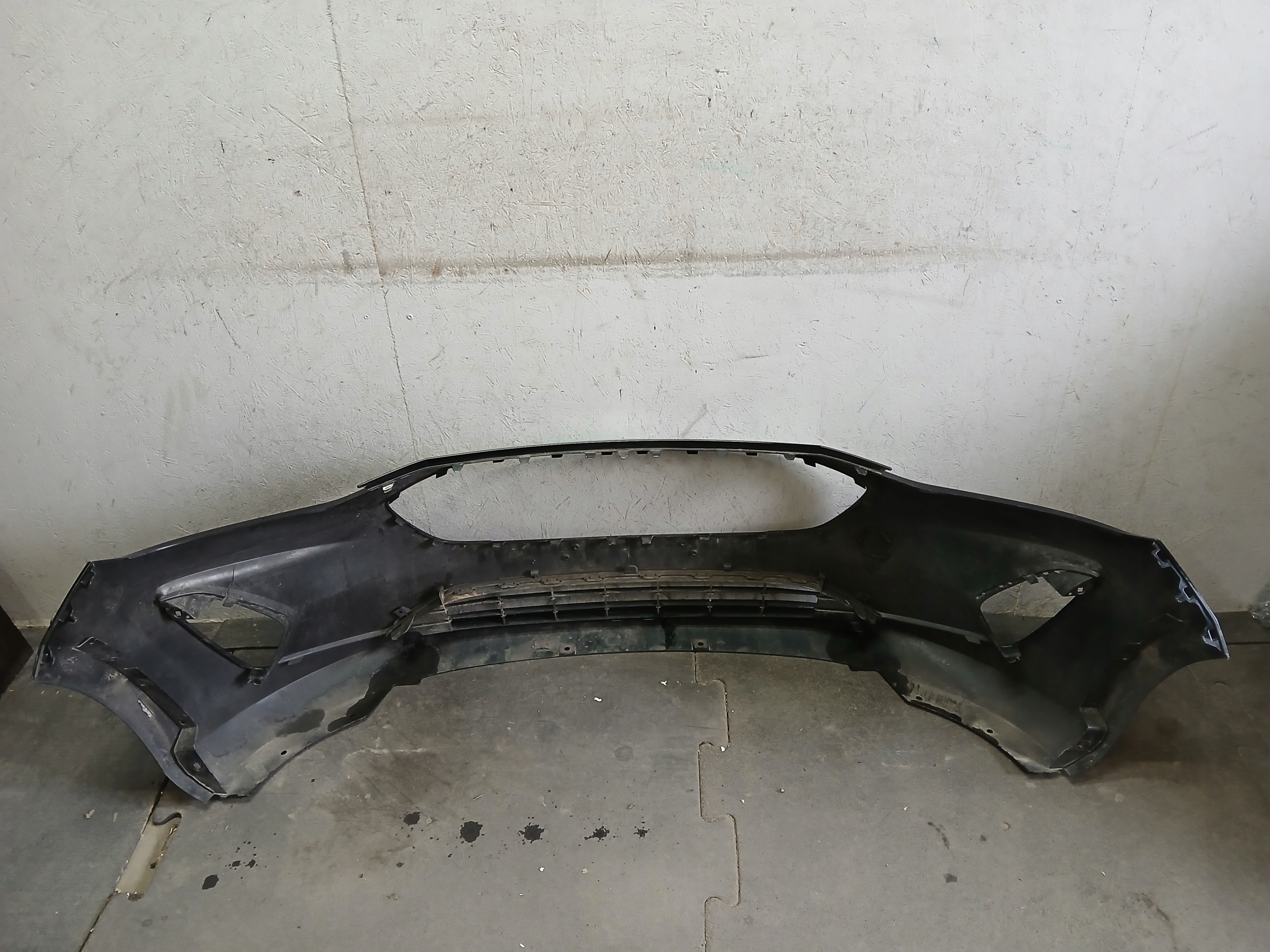 nárazník předek FORD FIESTA MK8