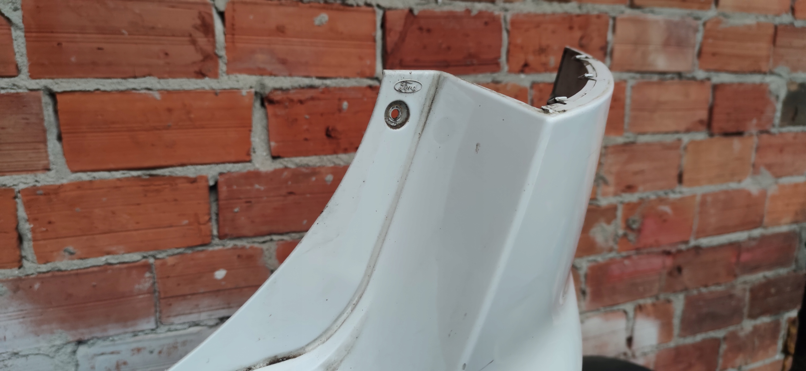 Mondeo MK4 LIFT zderzak hatchback tył czujniki F6 Kolor biały