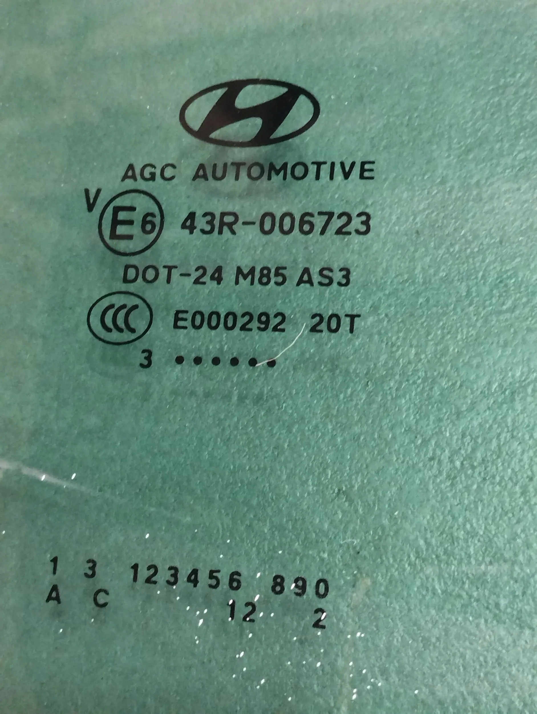 Hyundai ix35 2013 window door right rear part