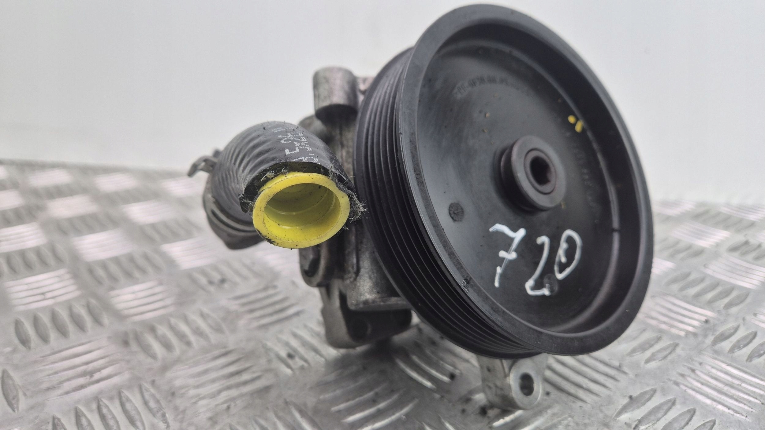 Mercedes E250 CGI W212 servo pump A0064666501