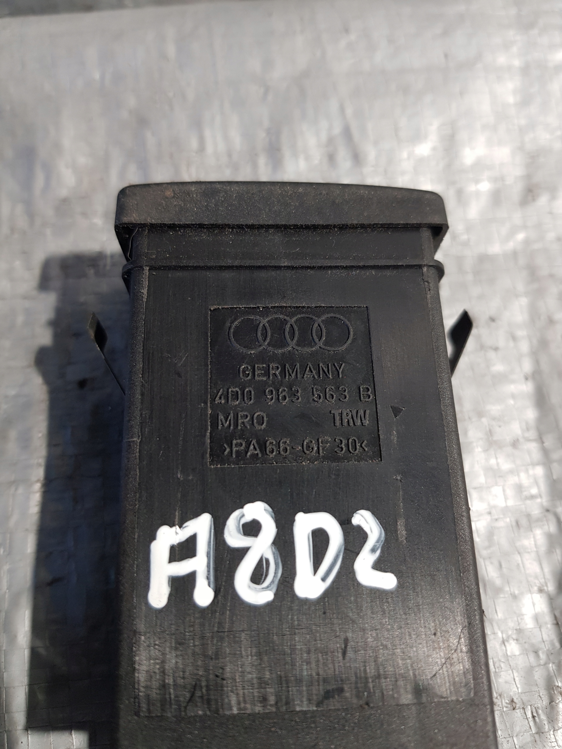 AUDI A8D2 Bouton GRZANIA Siège 4D0963563B