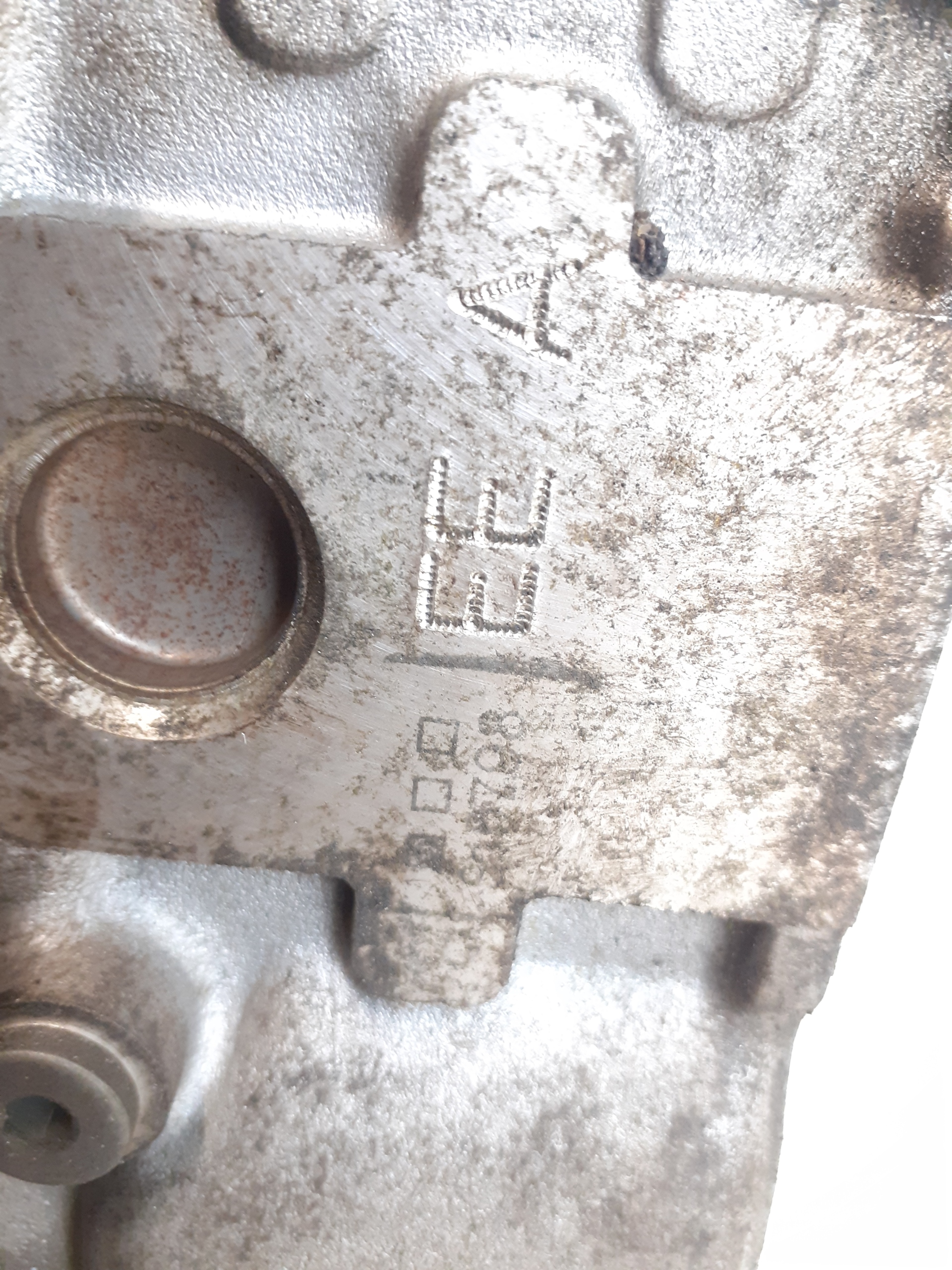 BMW 2.0 B 150 KM TESTATA del cilindro