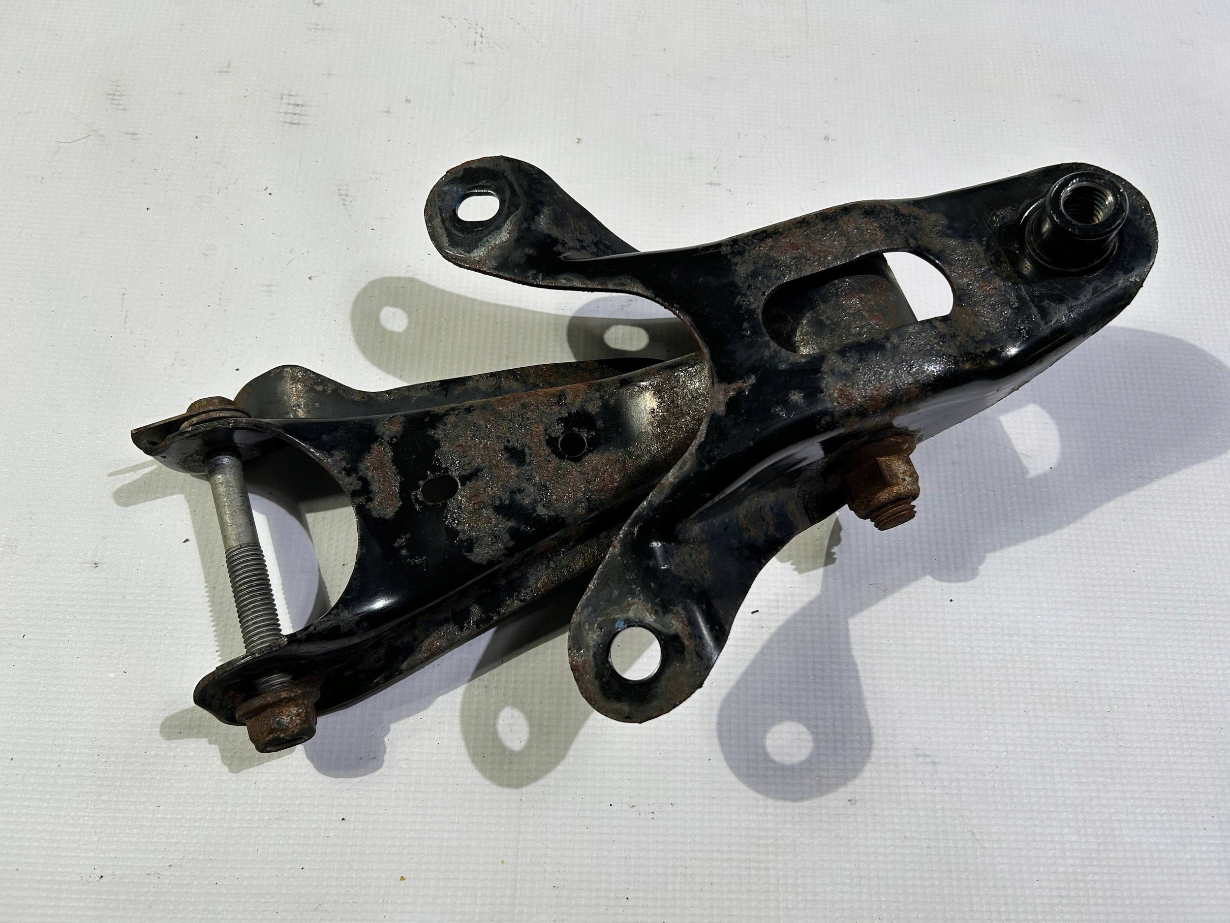 Support Support Airbag Support plaque mostu Ford Mustang V6 V8 2011-2014