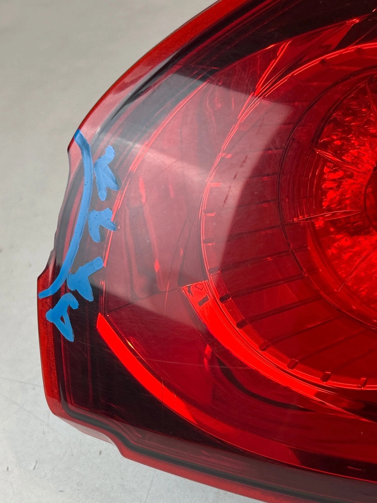damaged light rear part rear right Mazda CX-5 and KE
