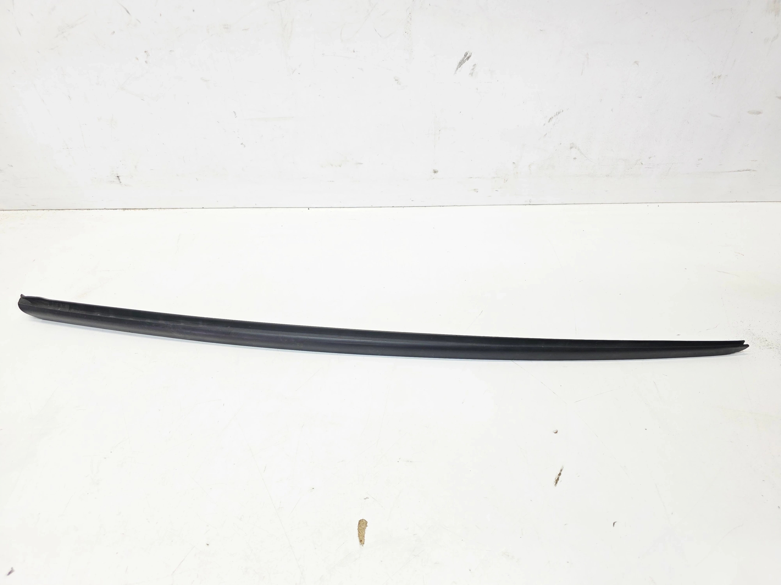 moulding dust windows CZOLOWEJ left AUDI A5 8W SPORTBACK 8W6854327B