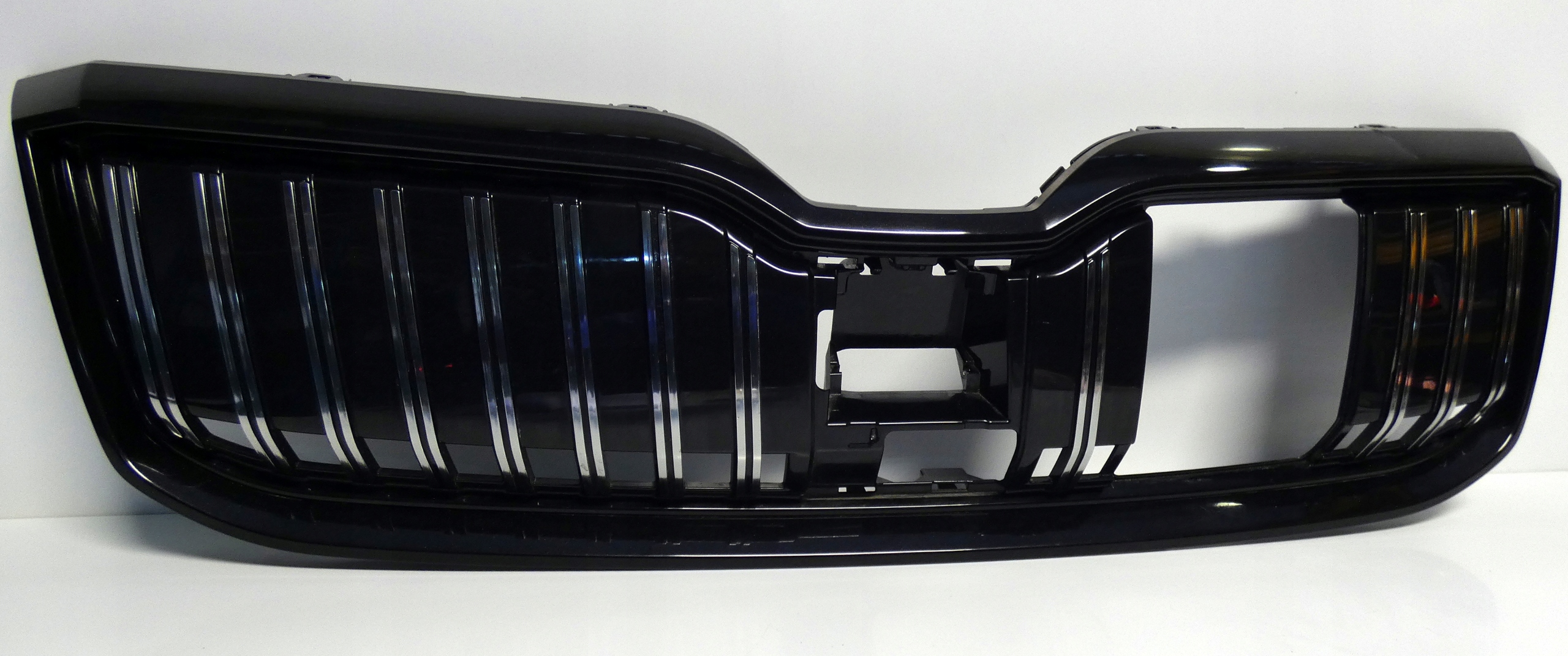 SKODA SUPERB 3 8V0 LIFT 2019- ATRAPA GRIL GRILL