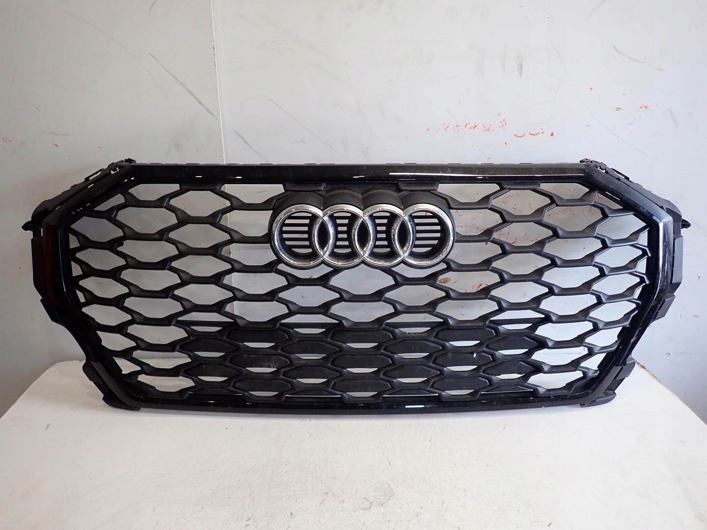 grille AUDI Q3 II 2018- 83F853651B