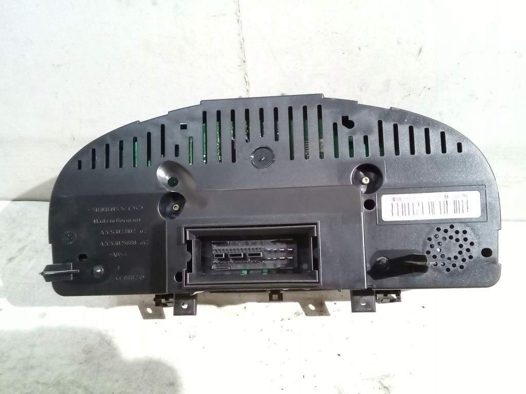 VW Touran and dials dials 1T0920860G