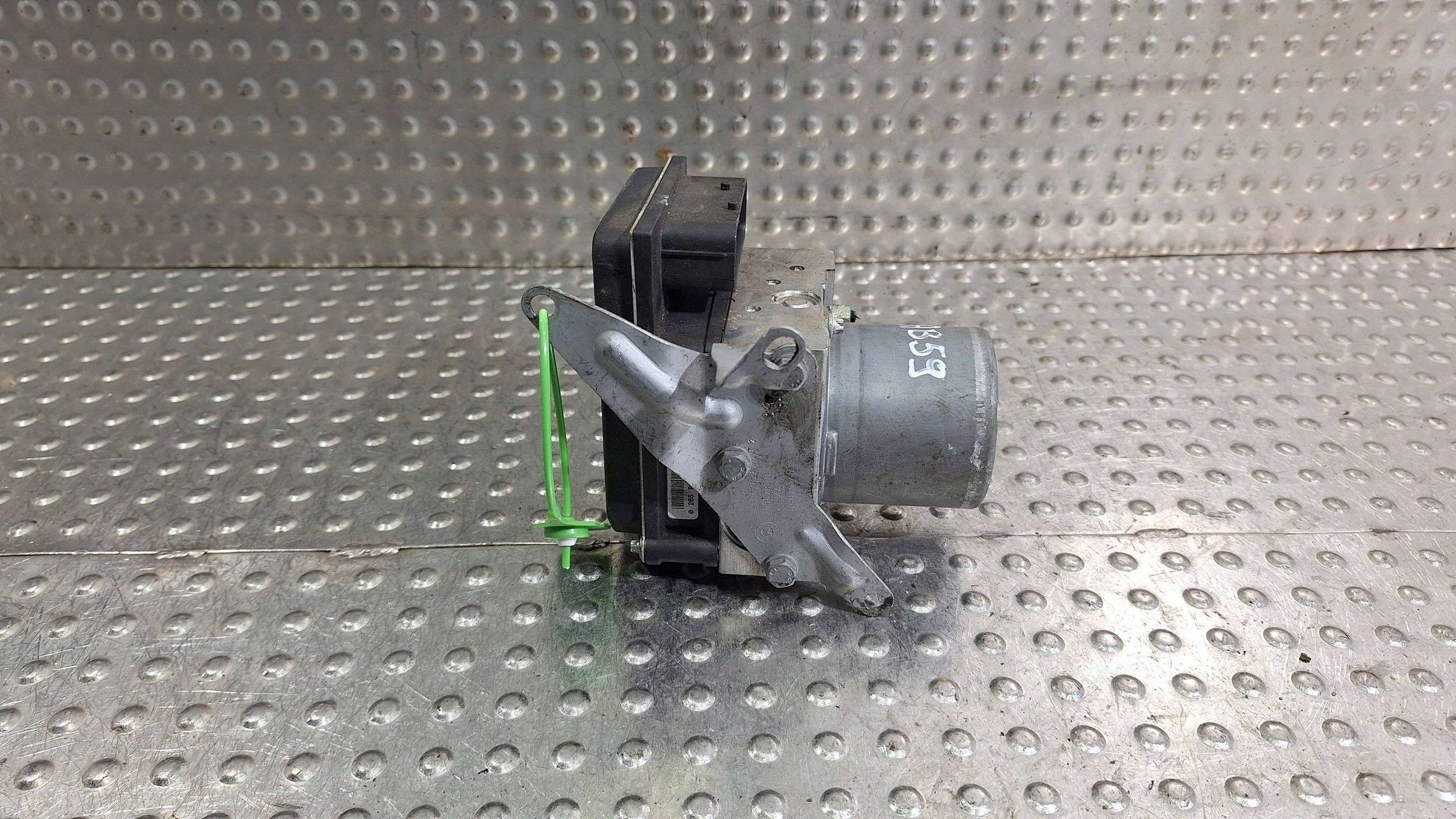 pump control unit ABS 6784868 6784869 BMW E90 E91