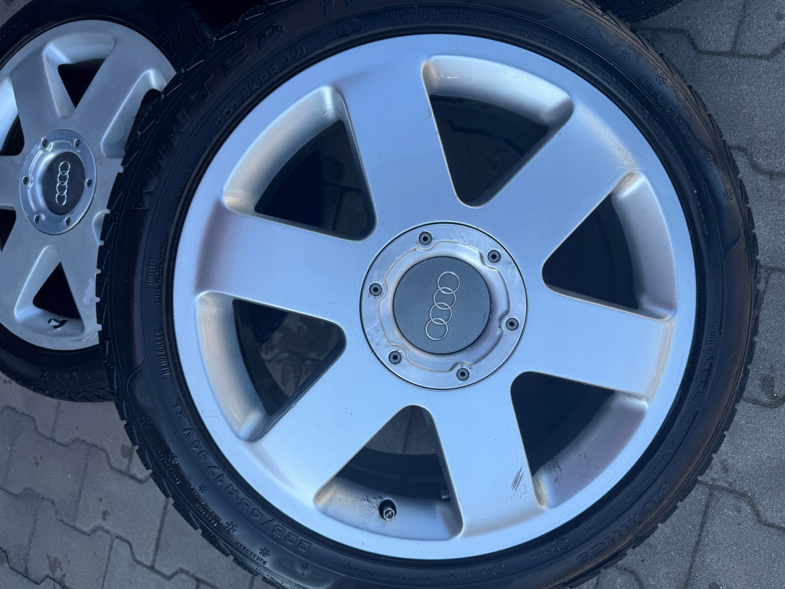 disc KOMPLET Audi TT 7.5" x 17" 5x100 ET 32 original PIEKNY pattern tyres