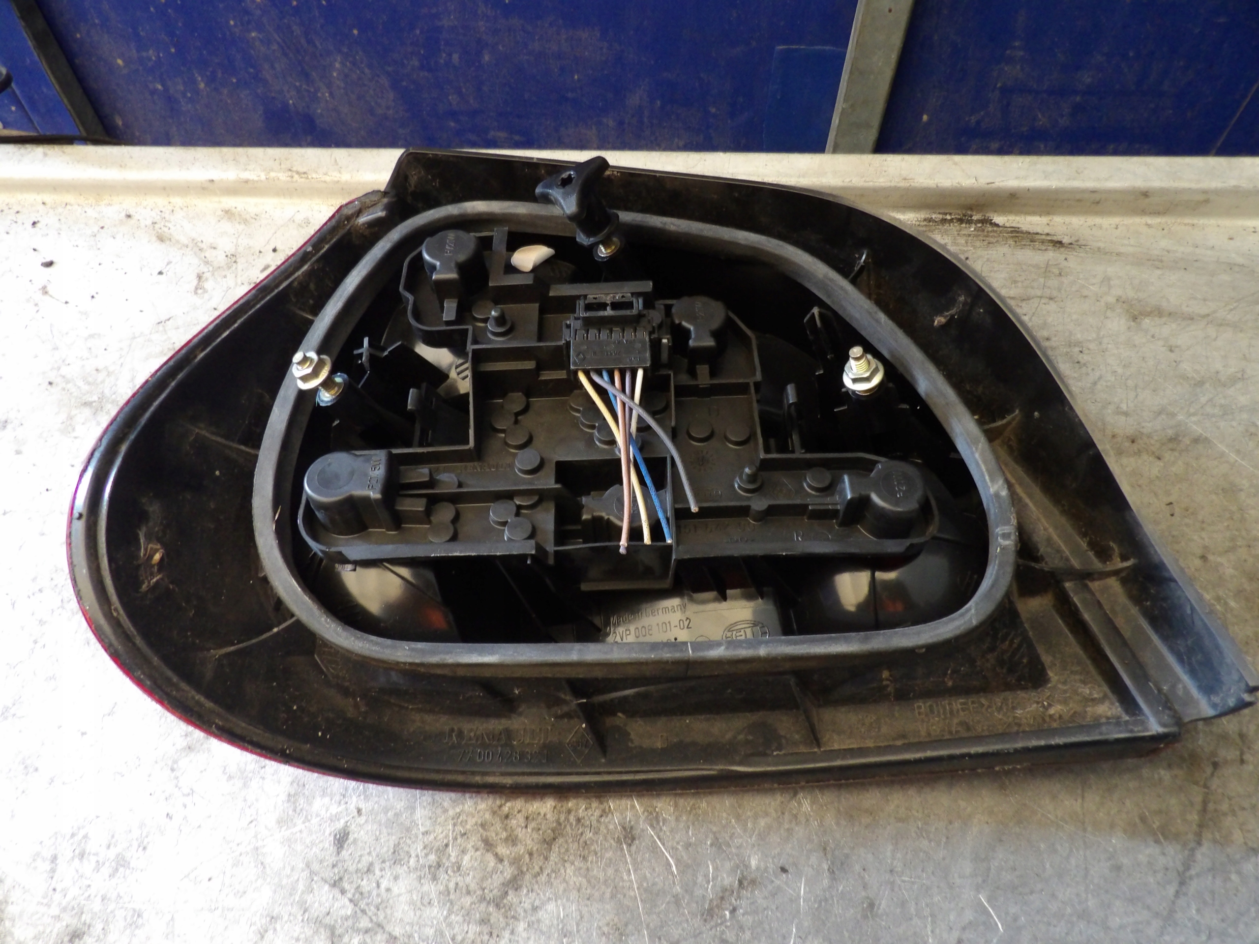RENAULT Megane and light rear right HB 5D lift 7700428321