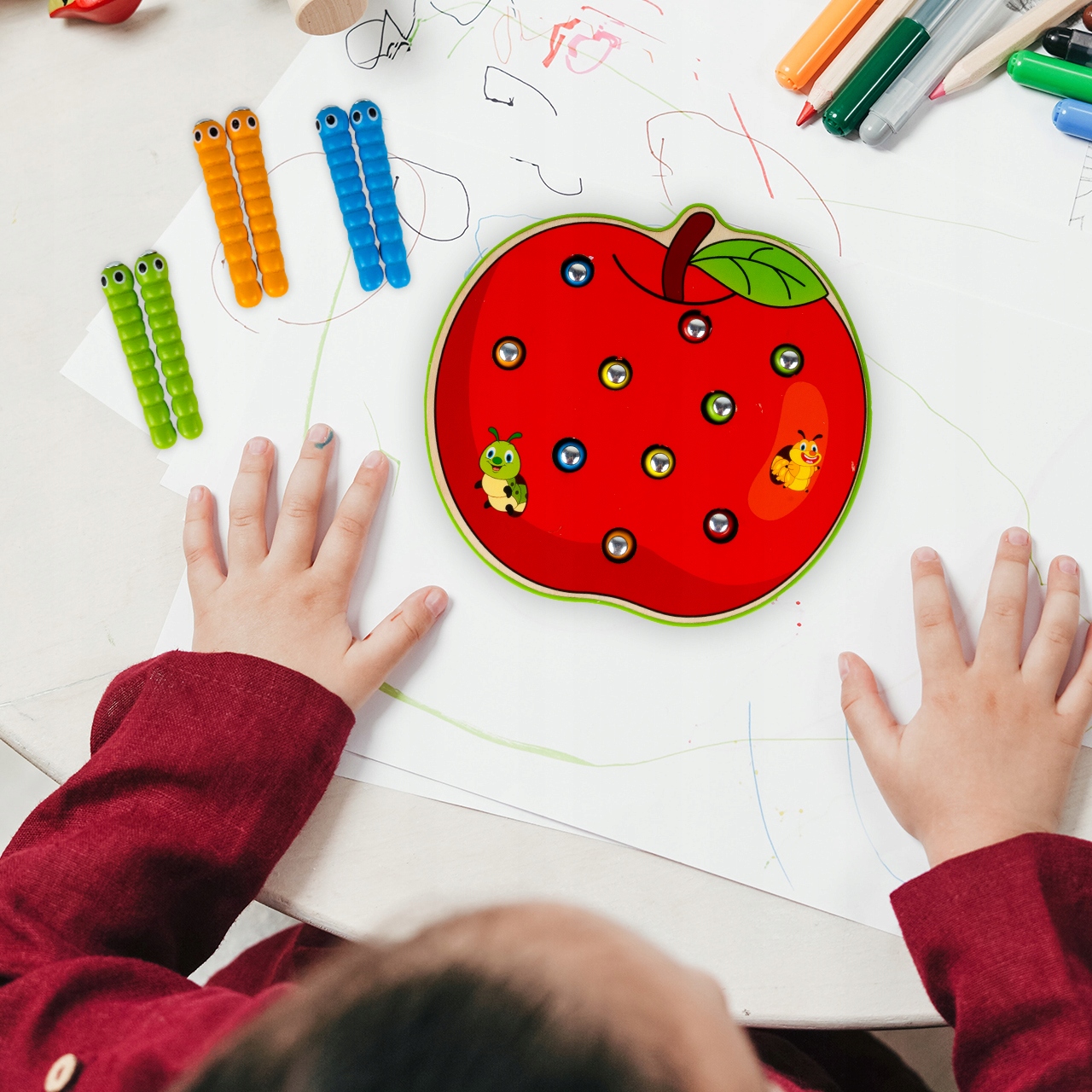 DŘEVĚNÁ MAGNETICKÁ HRA CHYŤTE ČERVA MONTESSORI Výška výrobku 7,4 cm