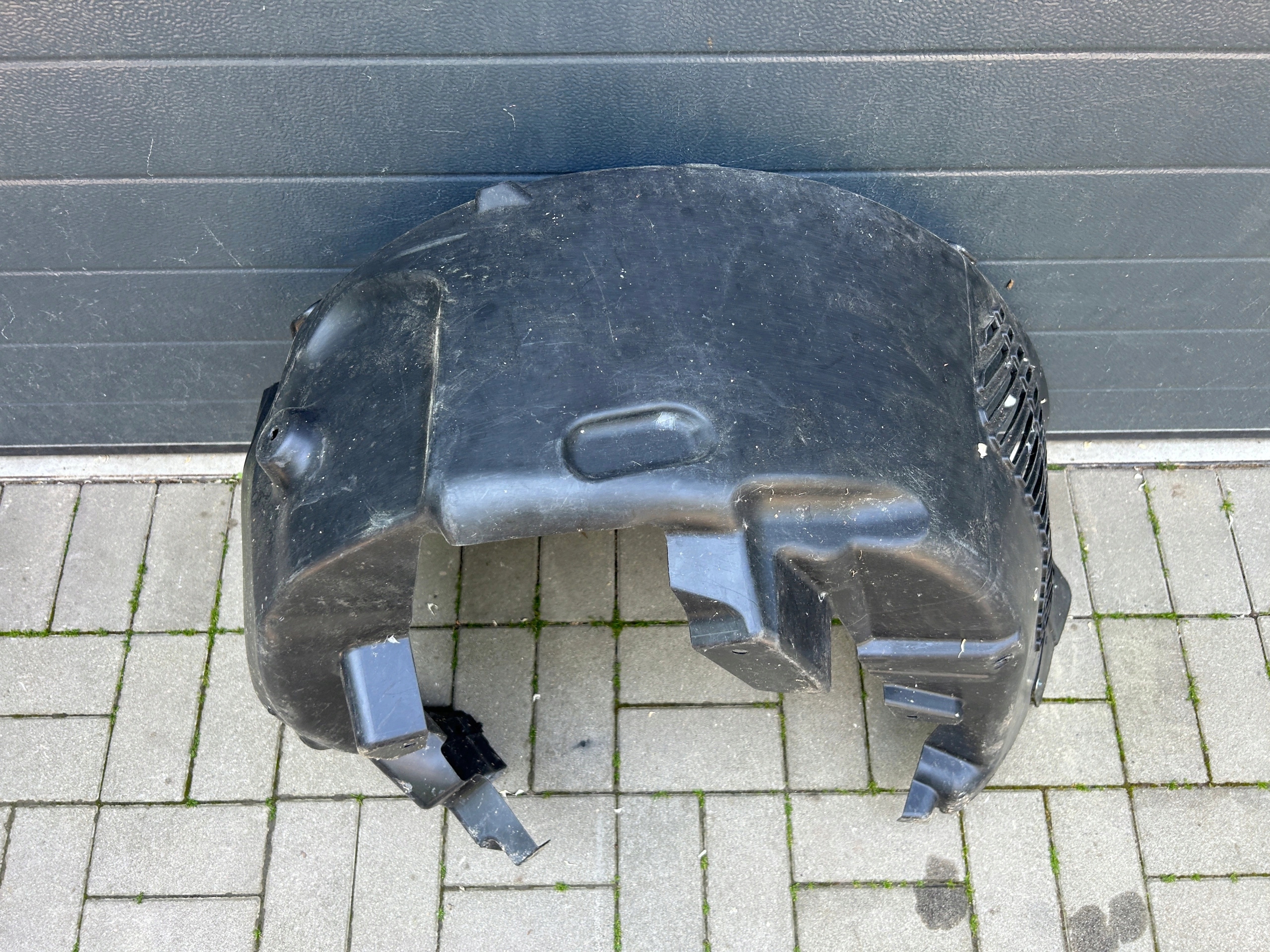 LAMBORGHINI HURACAN mudguard rear. left 4T0810171C
